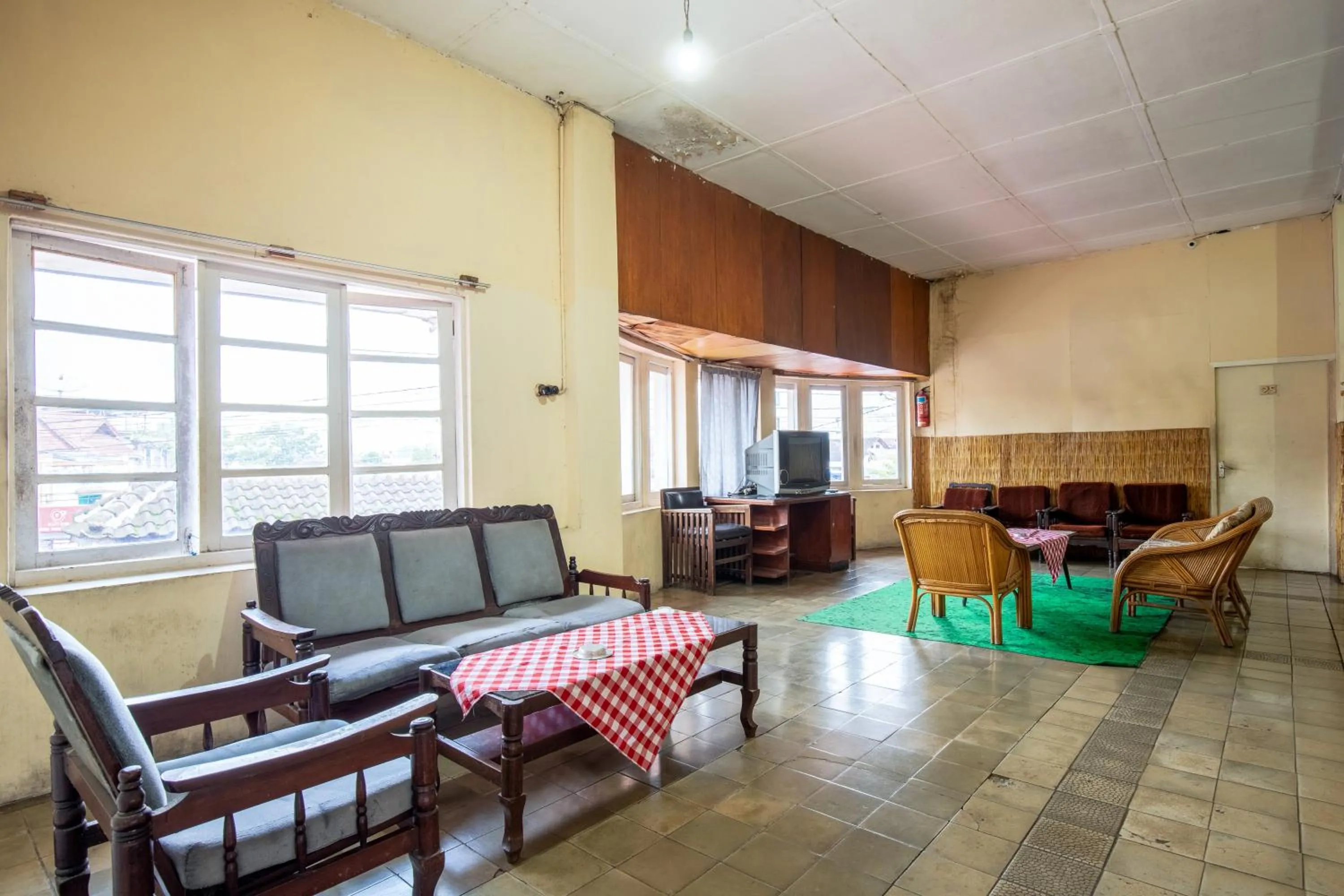 Seating area in Hotel Jogja Bukittinggi