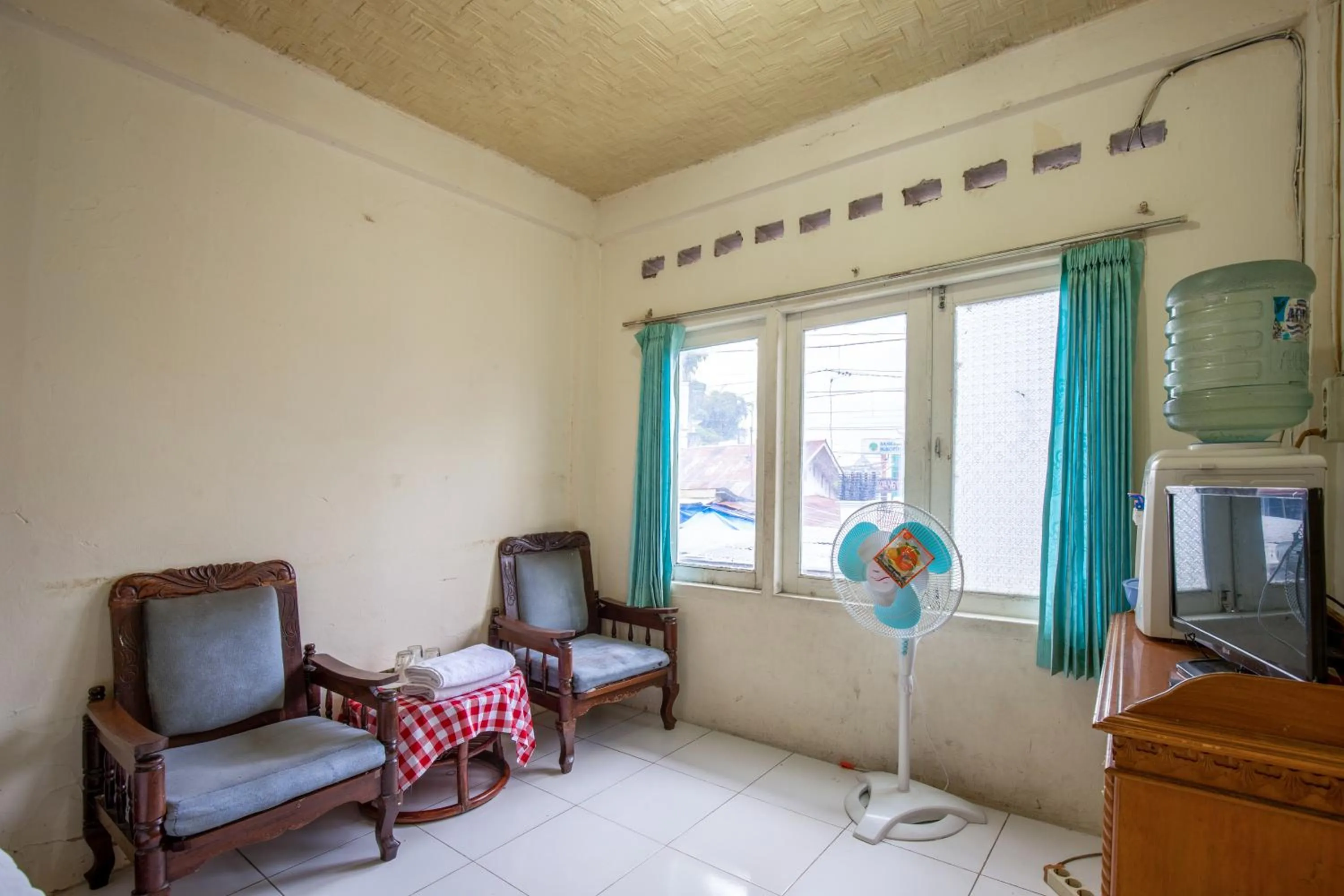 Seating area in Hotel Jogja Bukittinggi