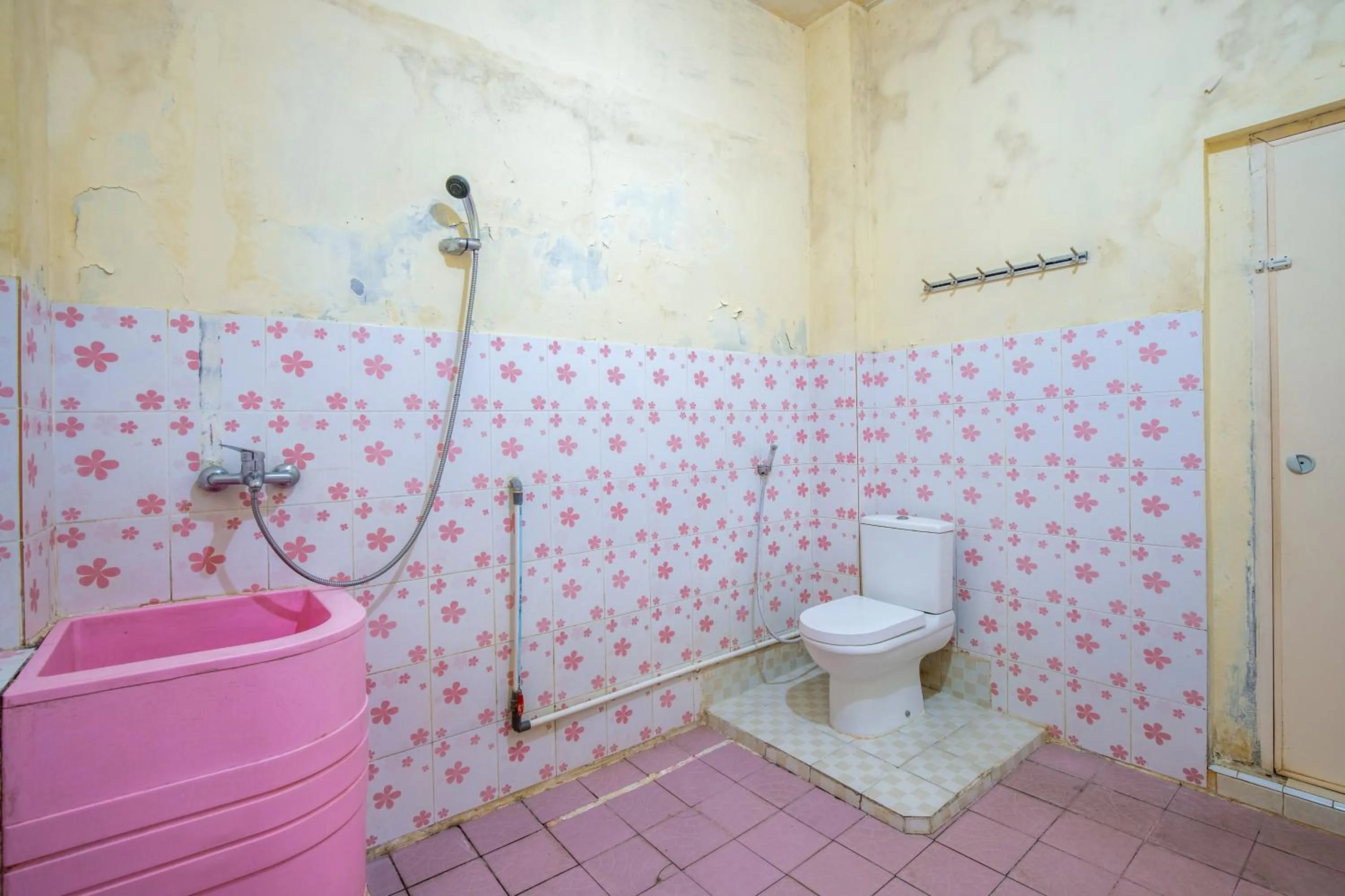 Bathroom in Hotel Jogja Bukittinggi