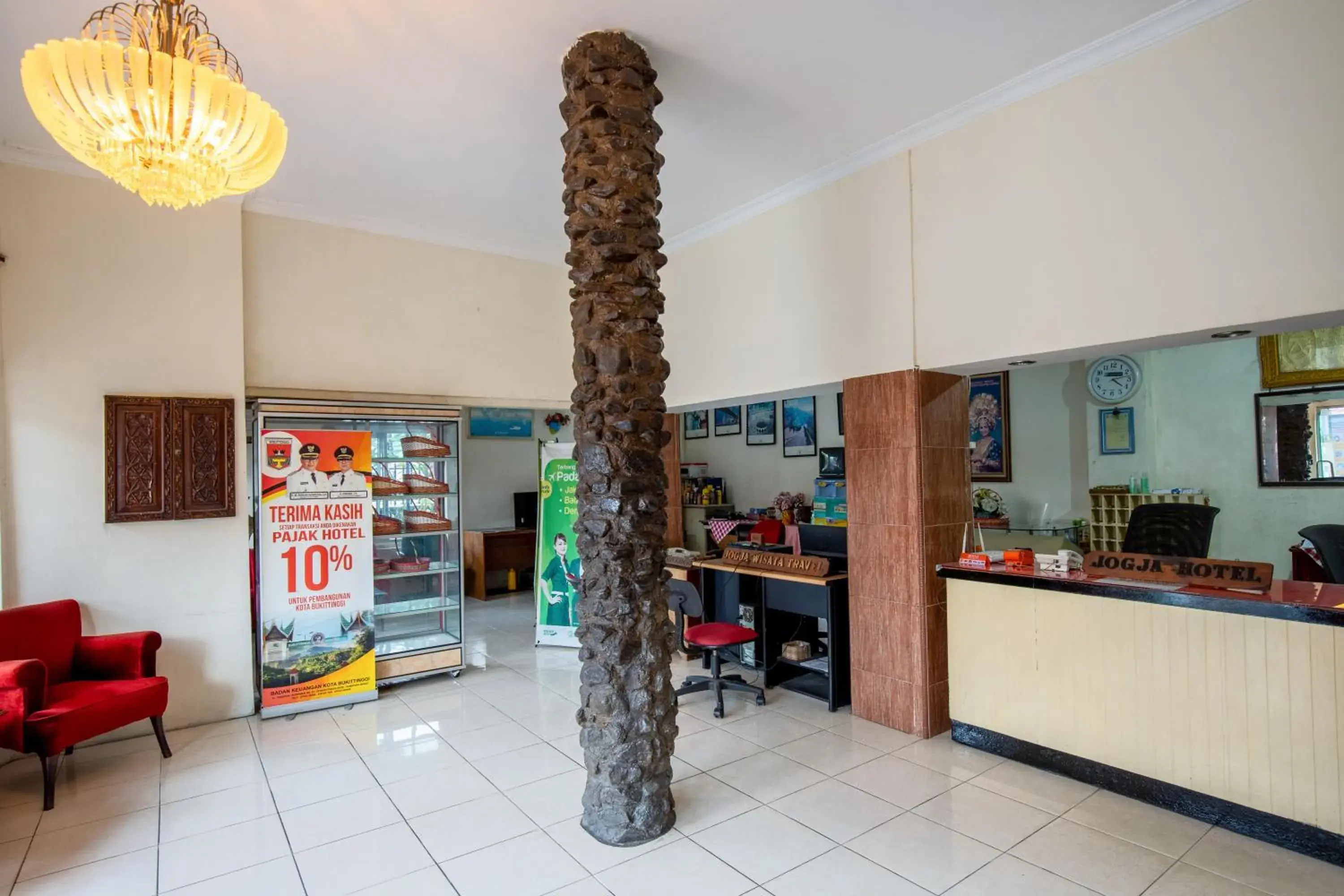 Lobby or reception in Hotel Jogja Bukittinggi Lobby or reception in Hotel Jogja Bukittinggi