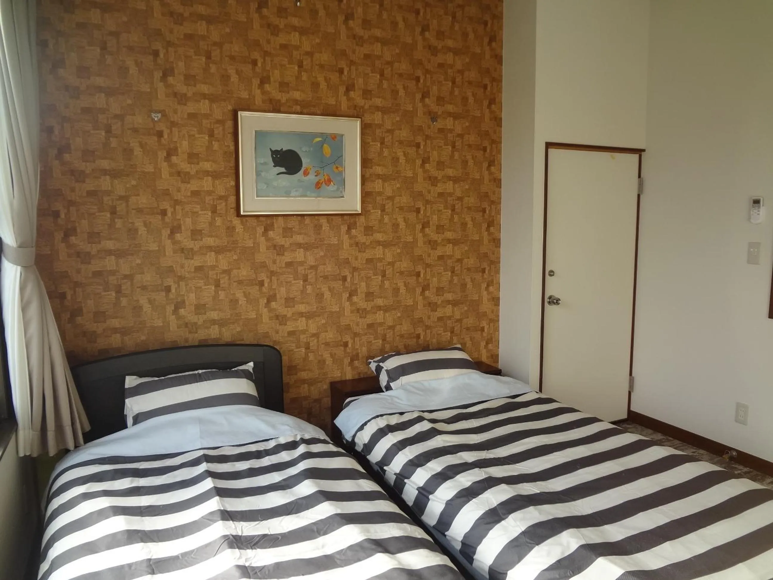 Photo of the whole room, Bed in Mokkoan