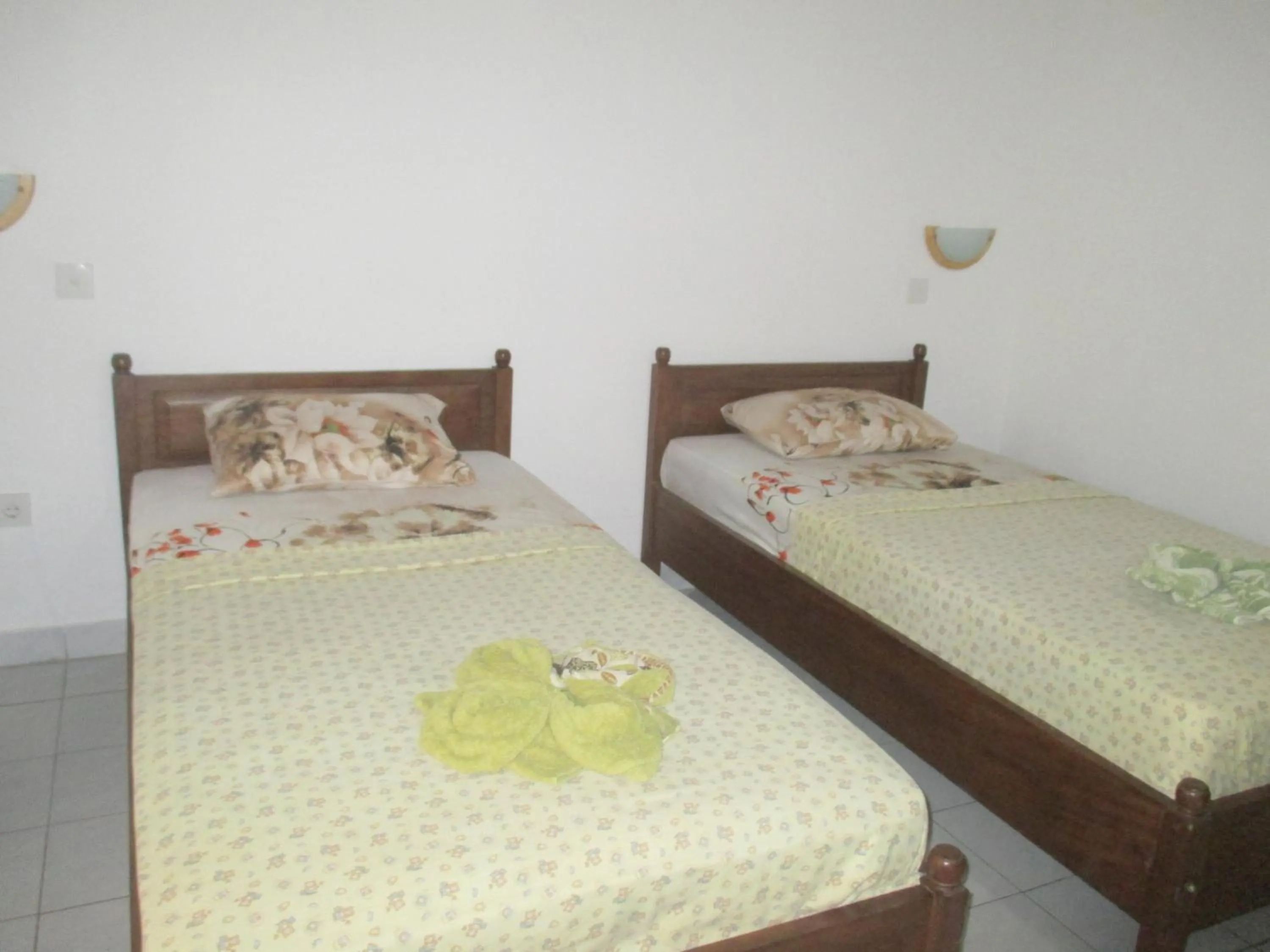 Standard Twin Room with Fan in Yulia 1