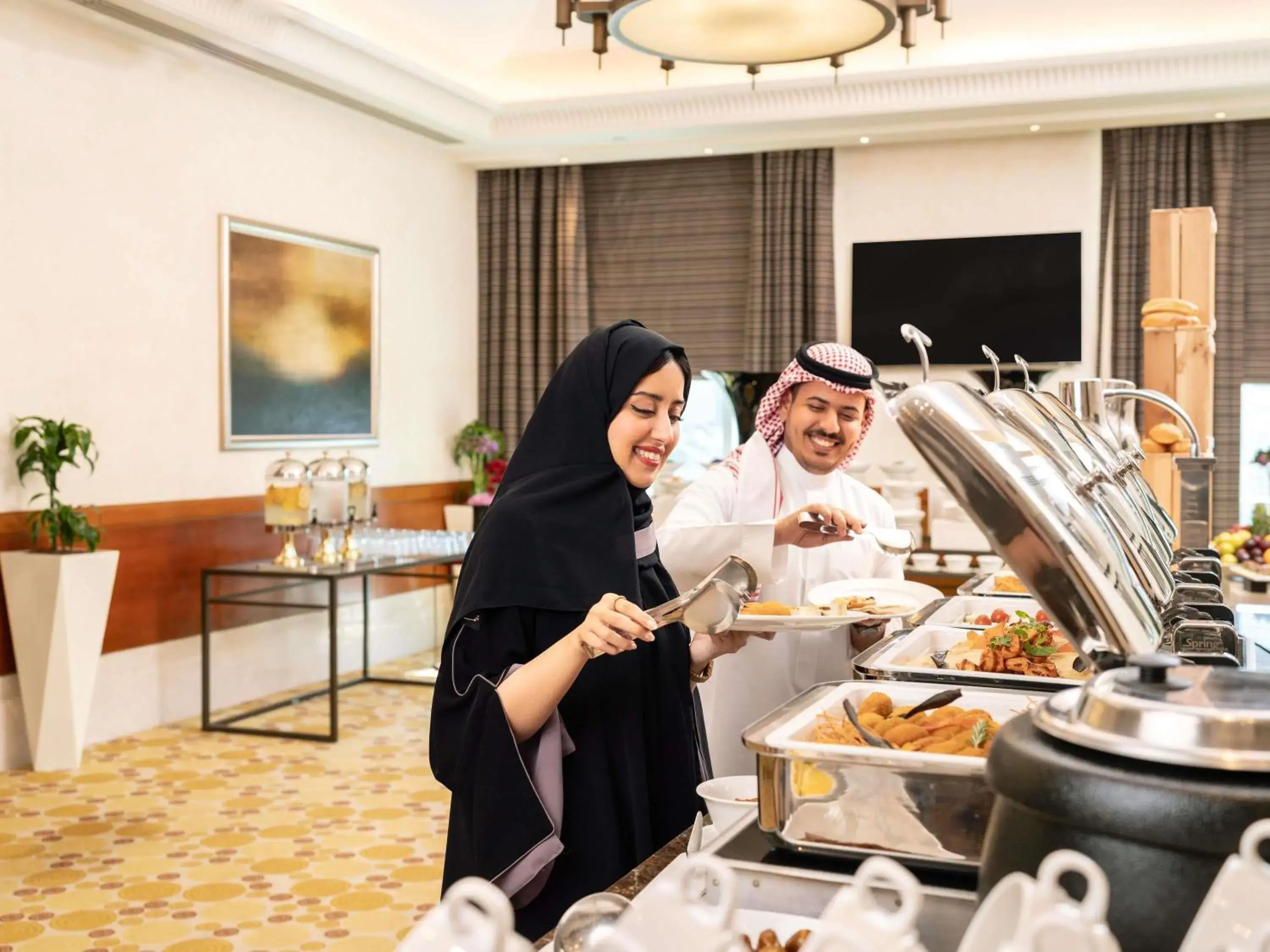 Restaurant/places to eat in Swissotel Al Maqam Makkah Restaurant/places to eat in Swissotel Al Maqam Makkah