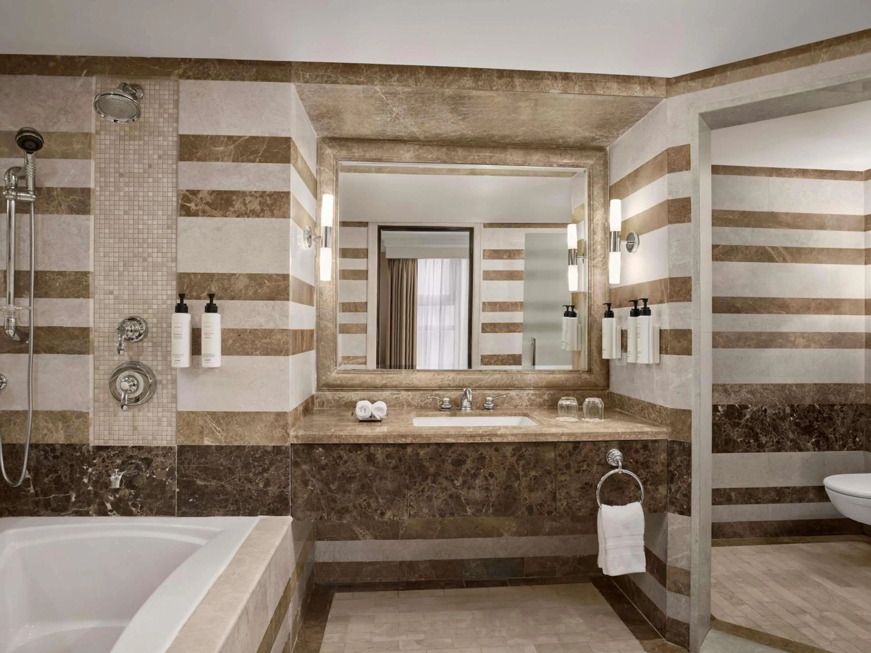 Bedroom in Swissotel Al Maqam Makkah