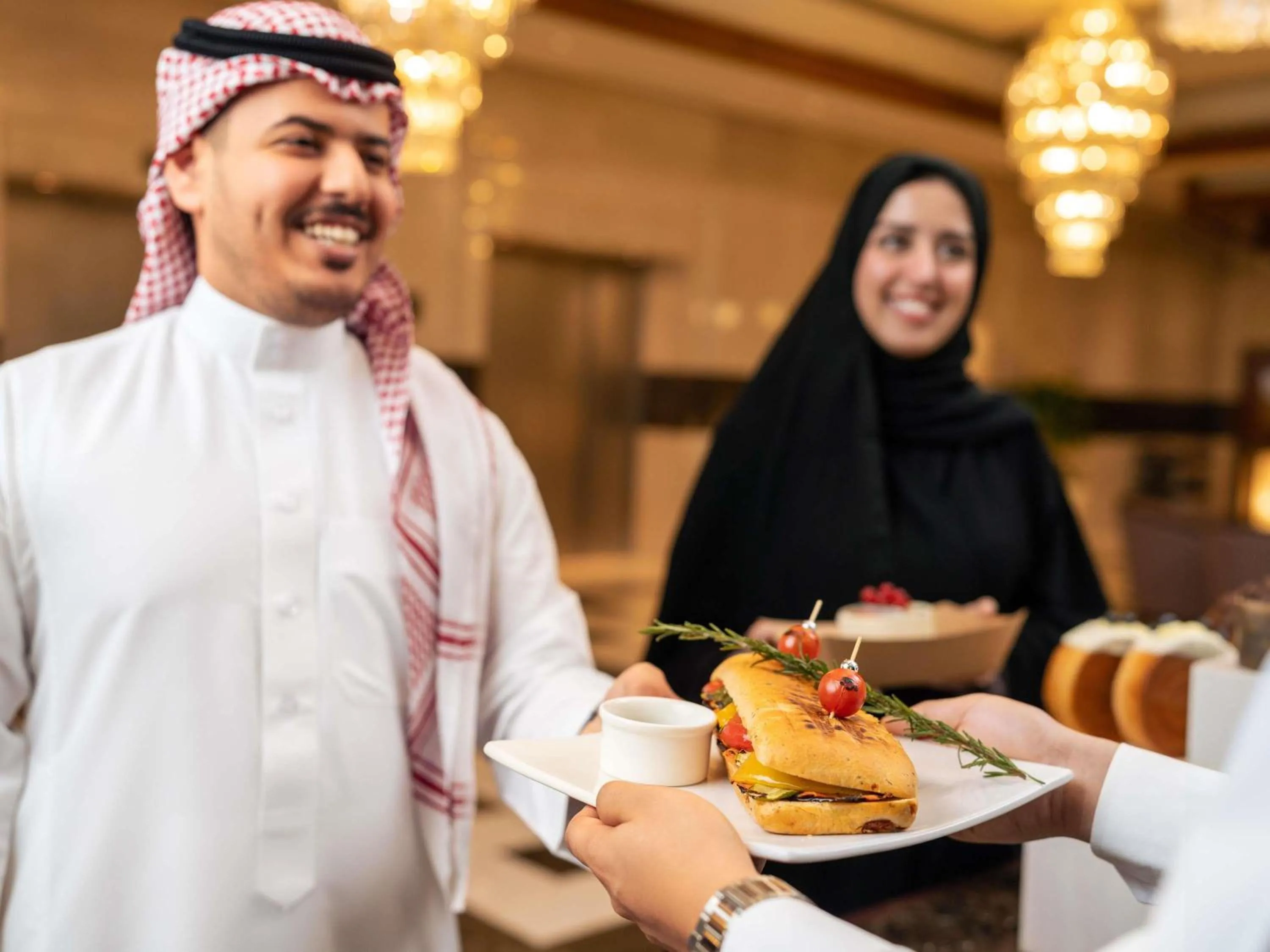 Lounge or bar in Swissotel Al Maqam Makkah