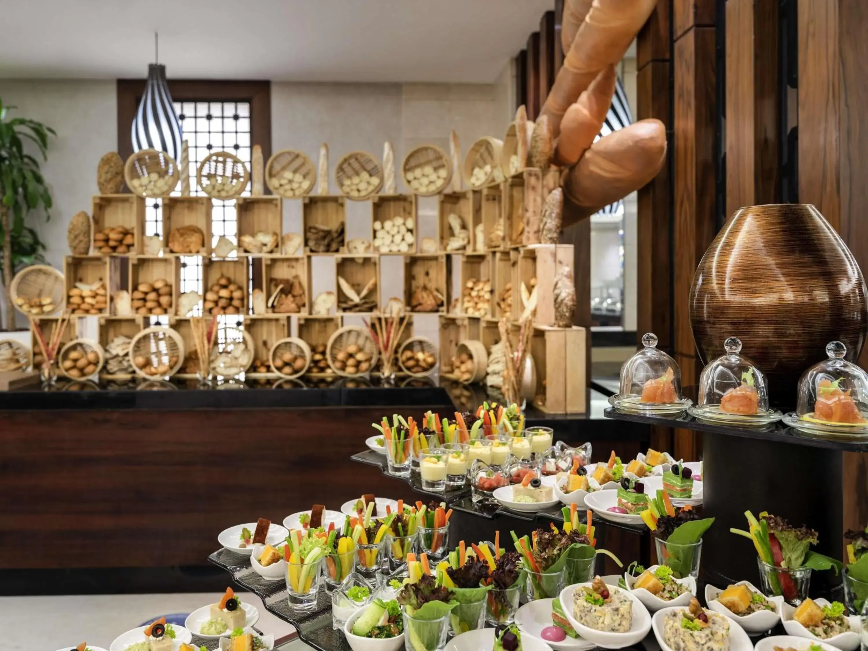 Restaurant/places to eat in Swissotel Al Maqam Makkah Restaurant/places to eat in Swissotel Al Maqam Makkah