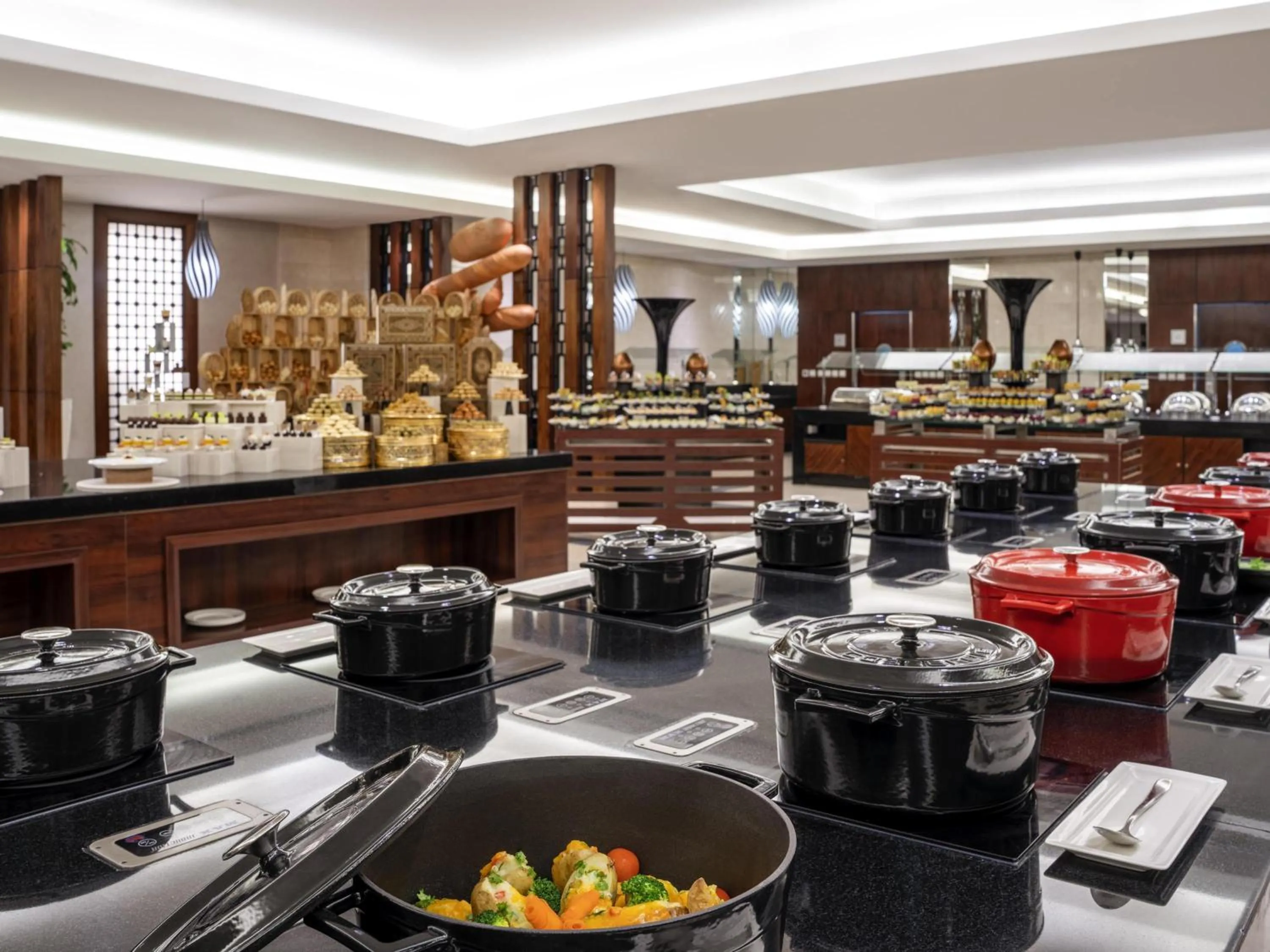 Restaurant/places to eat in Swissotel Al Maqam Makkah