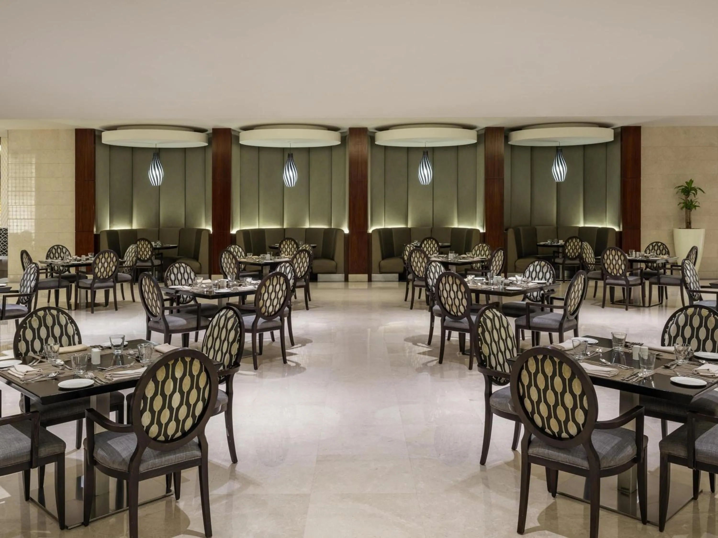 Restaurant/places to eat in Swissotel Al Maqam Makkah