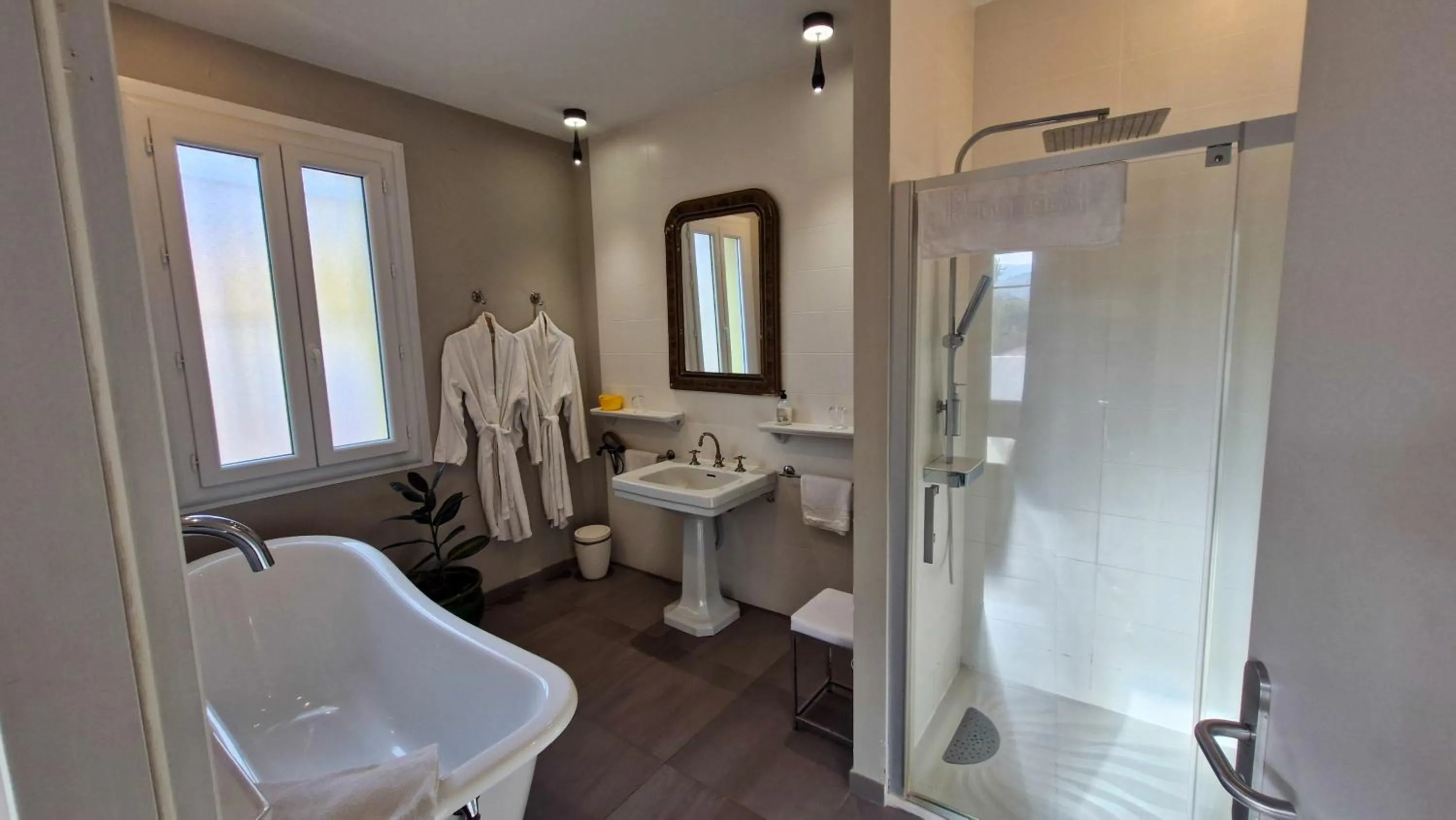 Bathroom in Le Clos Saint André