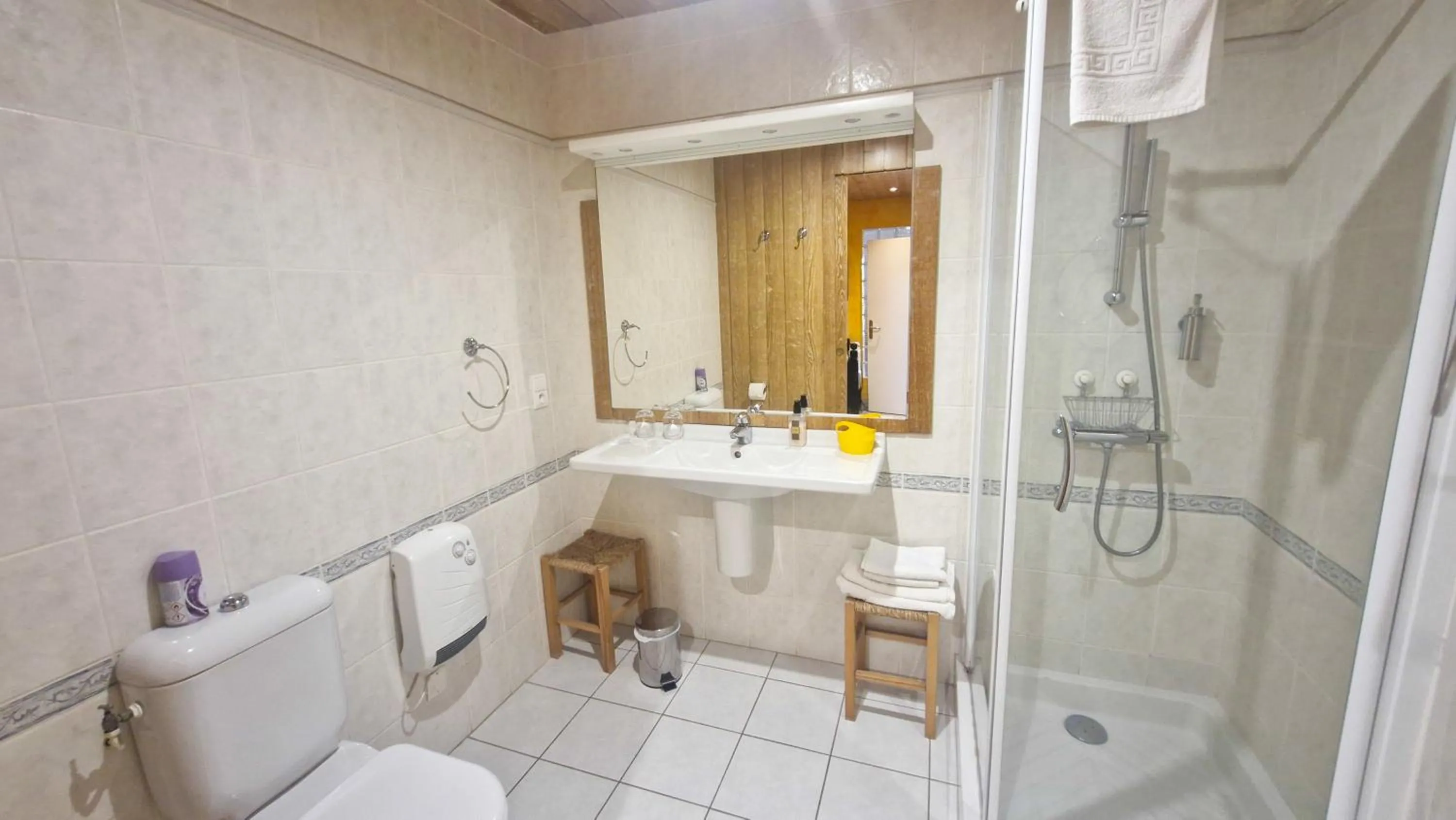 Bathroom in Le Clos Saint André