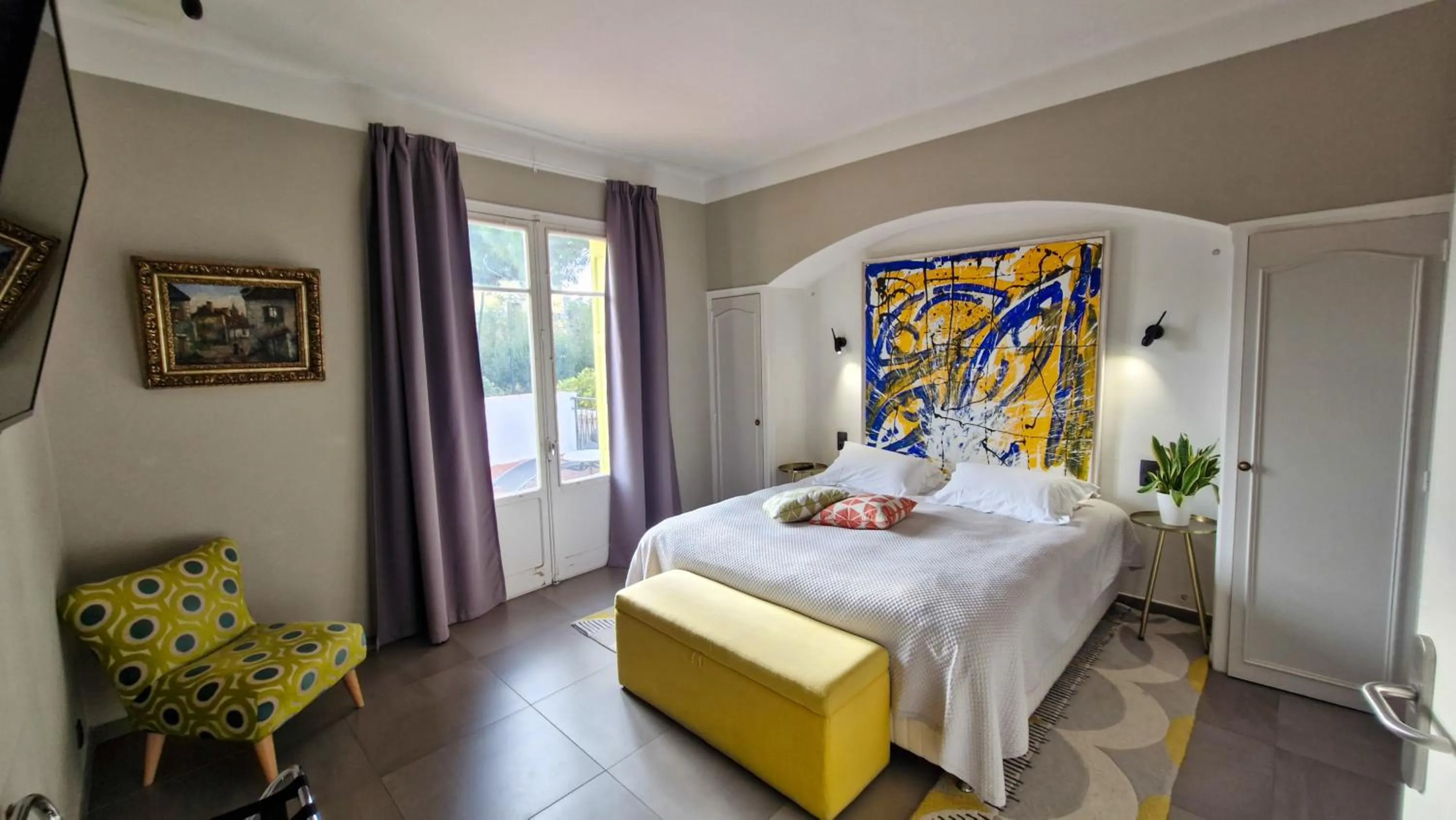 Bed in Le Clos Saint André