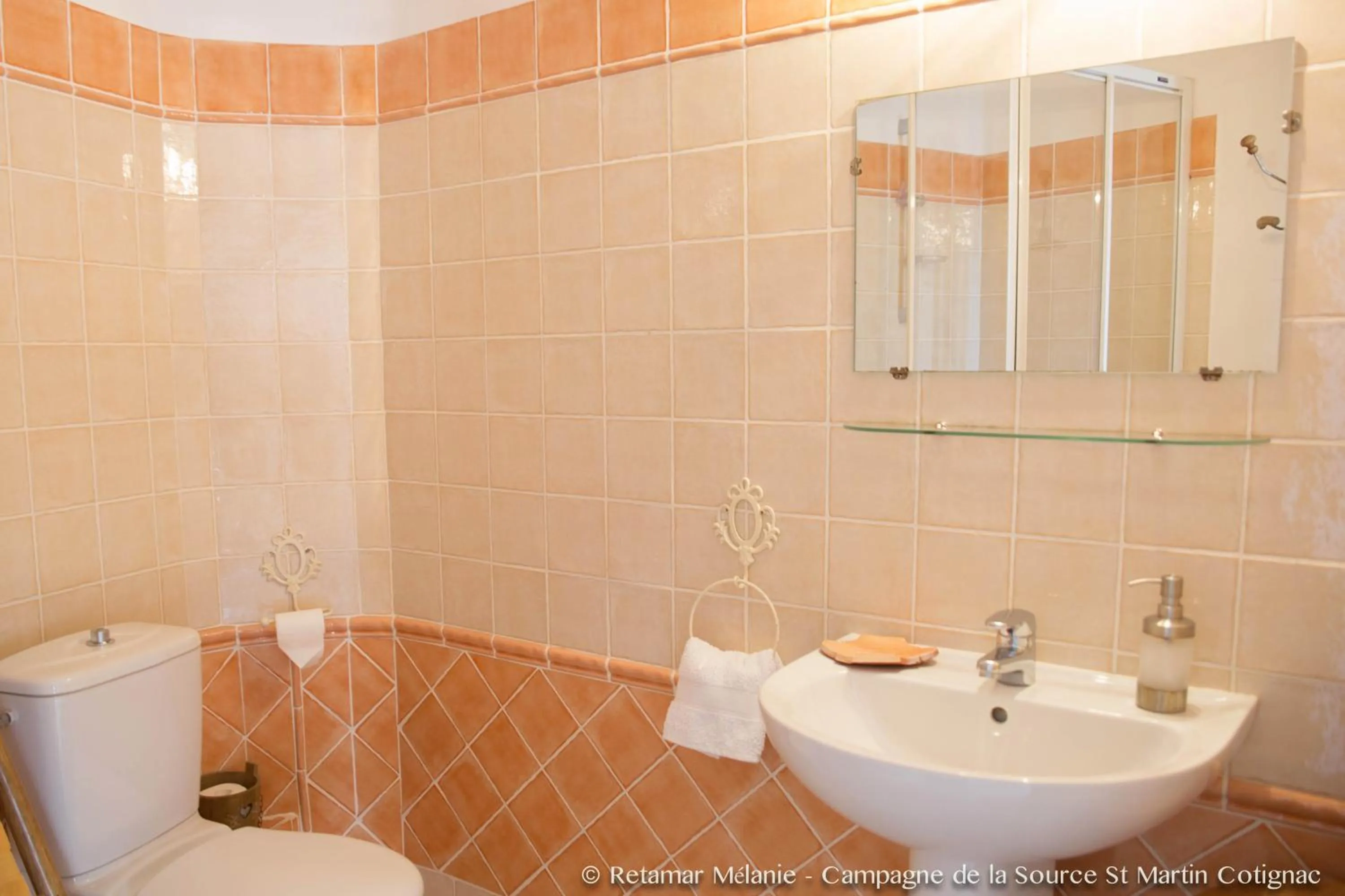 Bathroom in Campagne de la source St Martin B&B
