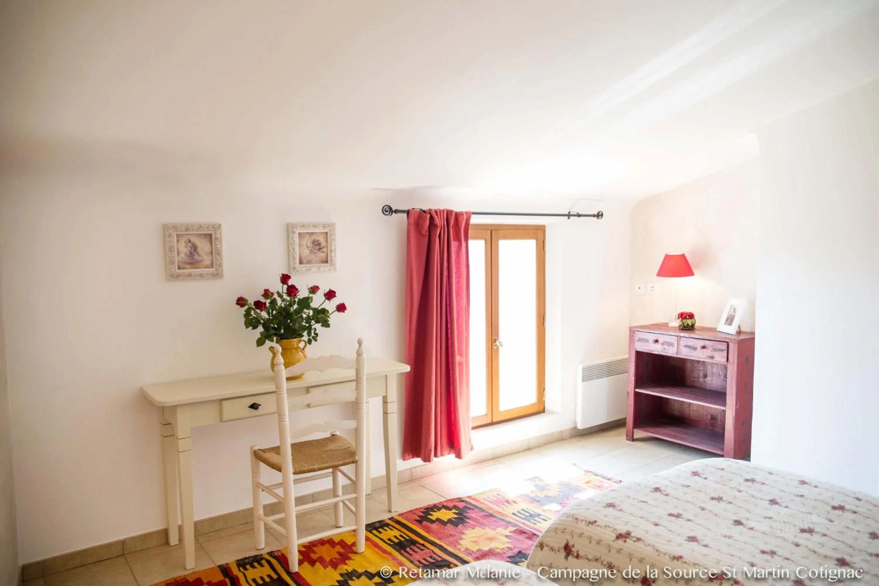 Bedroom in Campagne de la source St Martin B&B