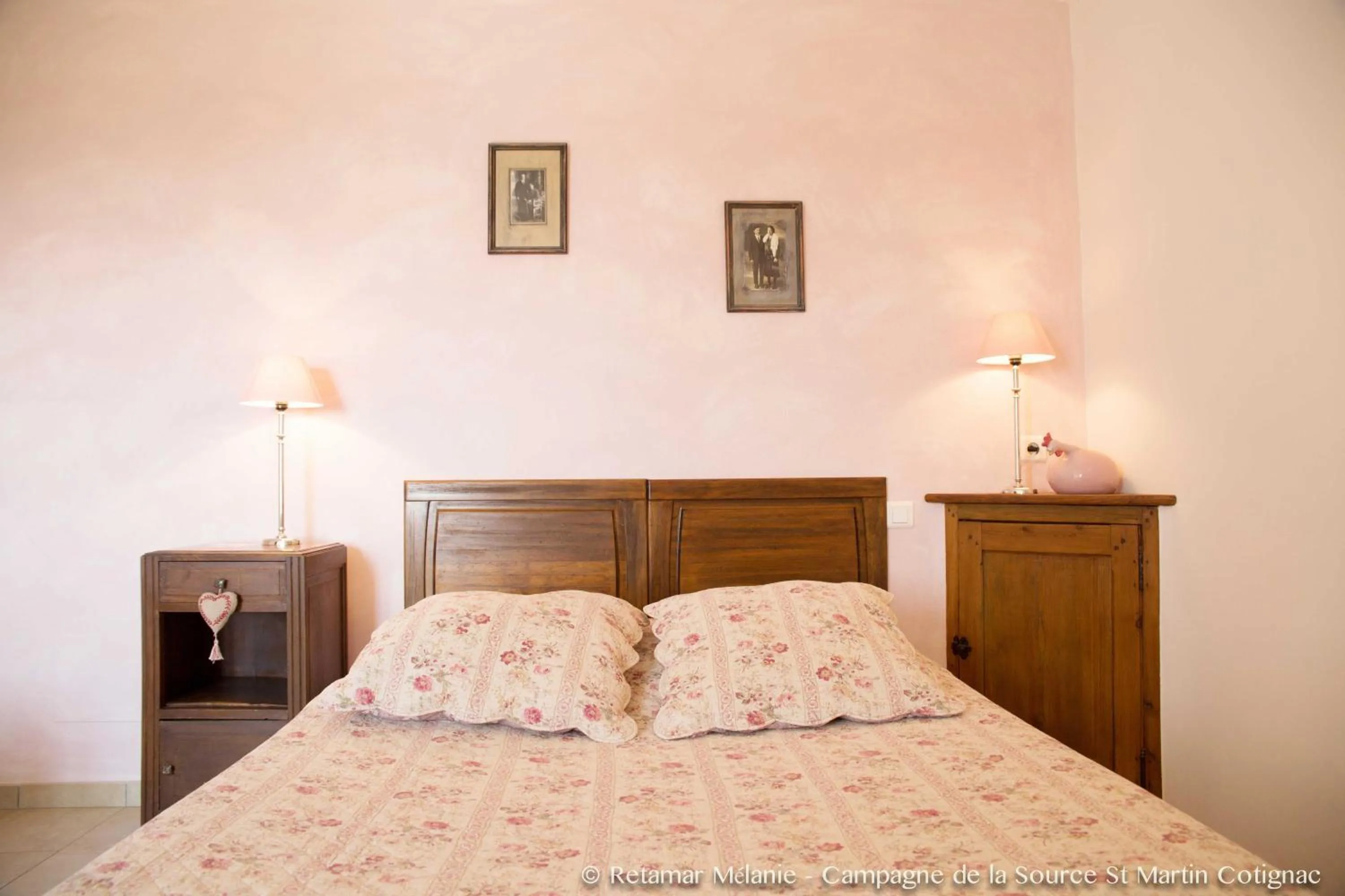 Bedroom in Campagne de la source St Martin B&B