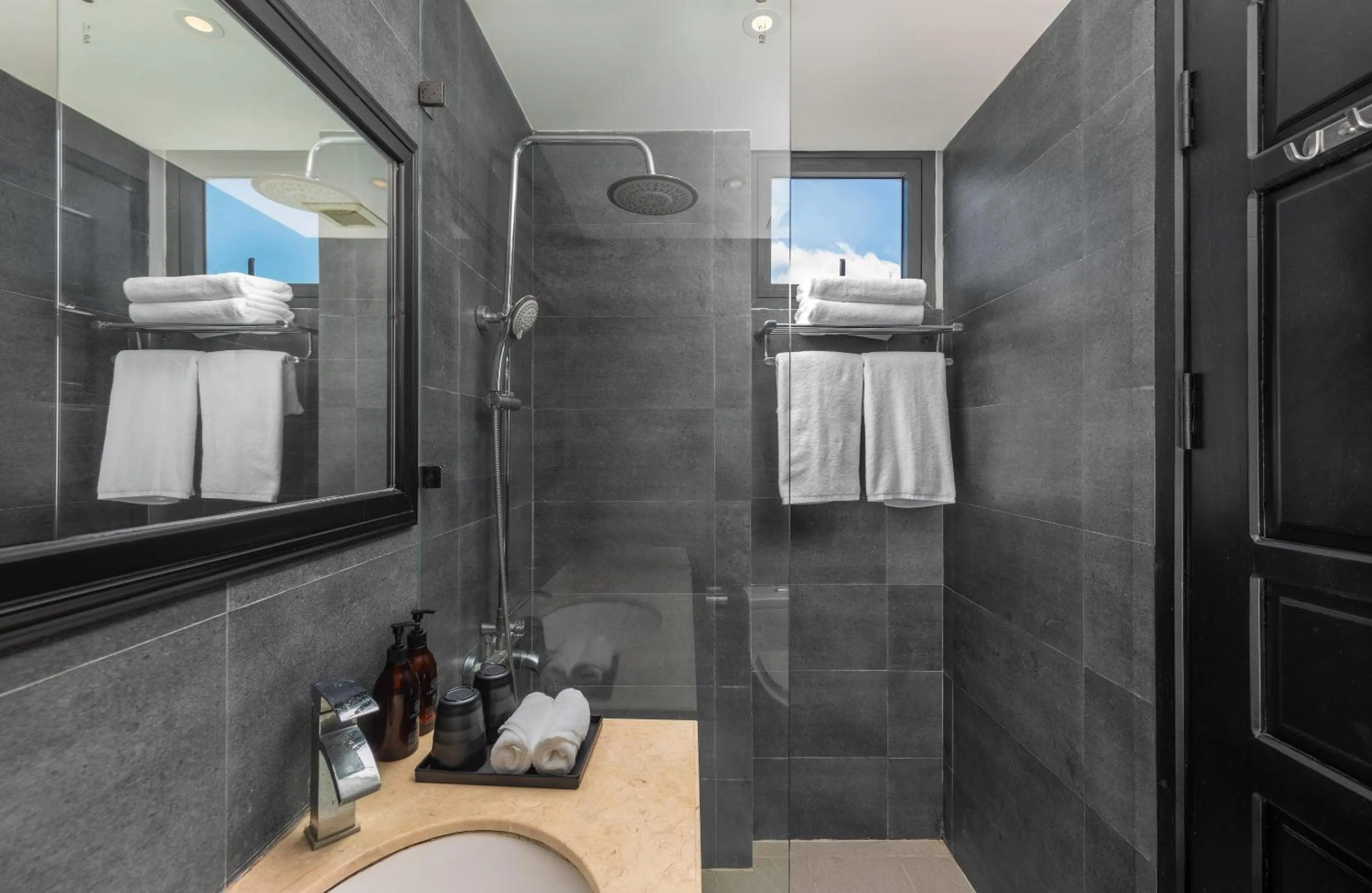 Shower in Ocean Star Da Nang Bay Hotel