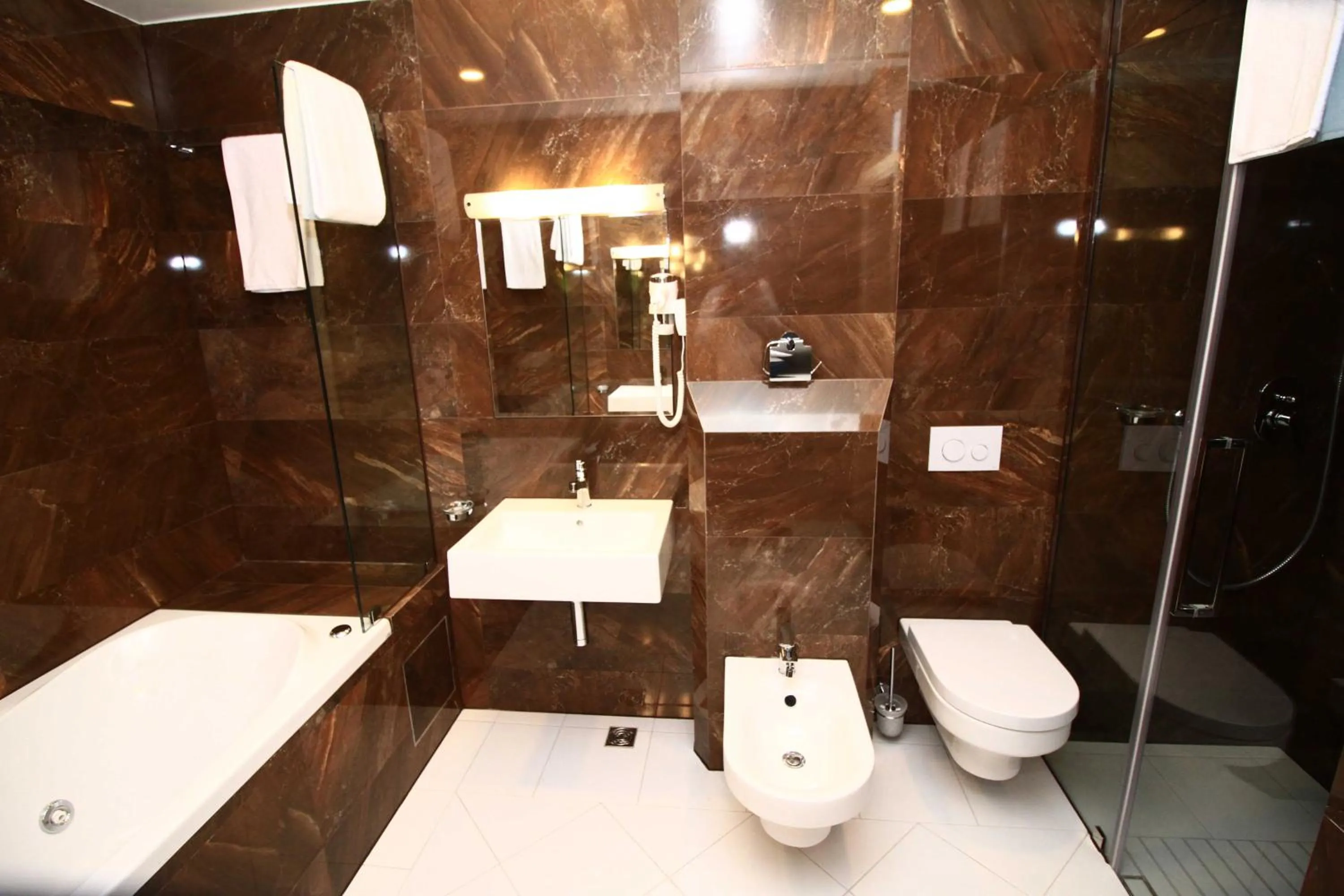 Bathroom in Hotel International Prishtina & Spa