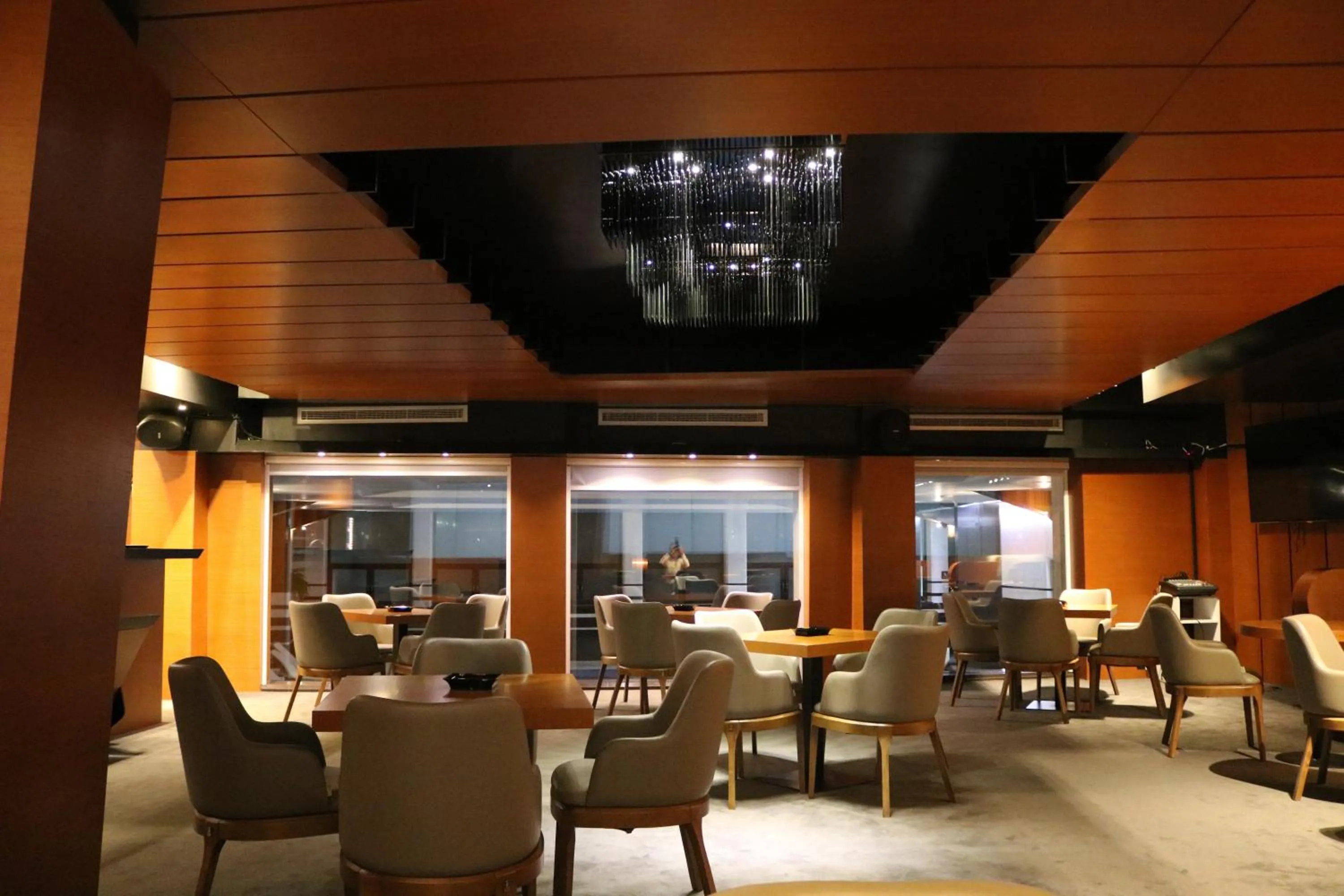 Lounge or bar in Hotel International Prishtina & Spa