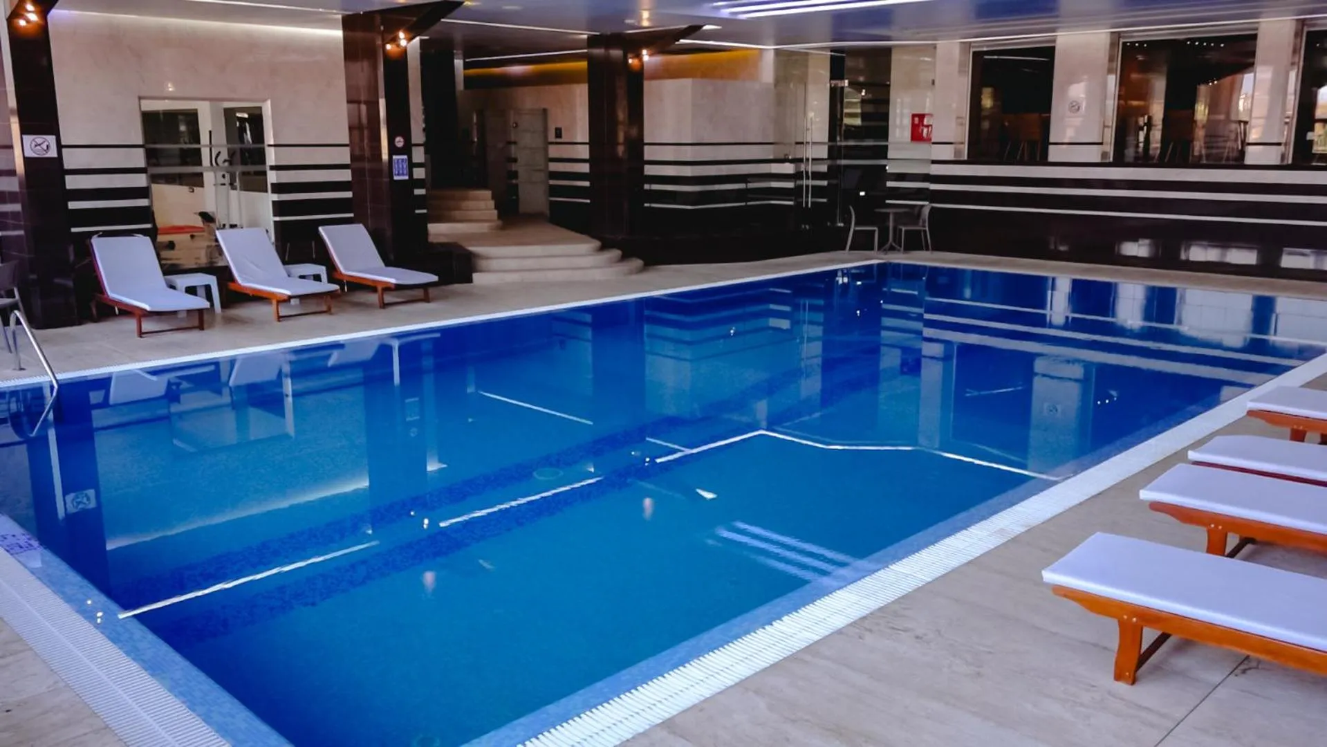 Swimming pool in Hotel International Prishtina & Spa