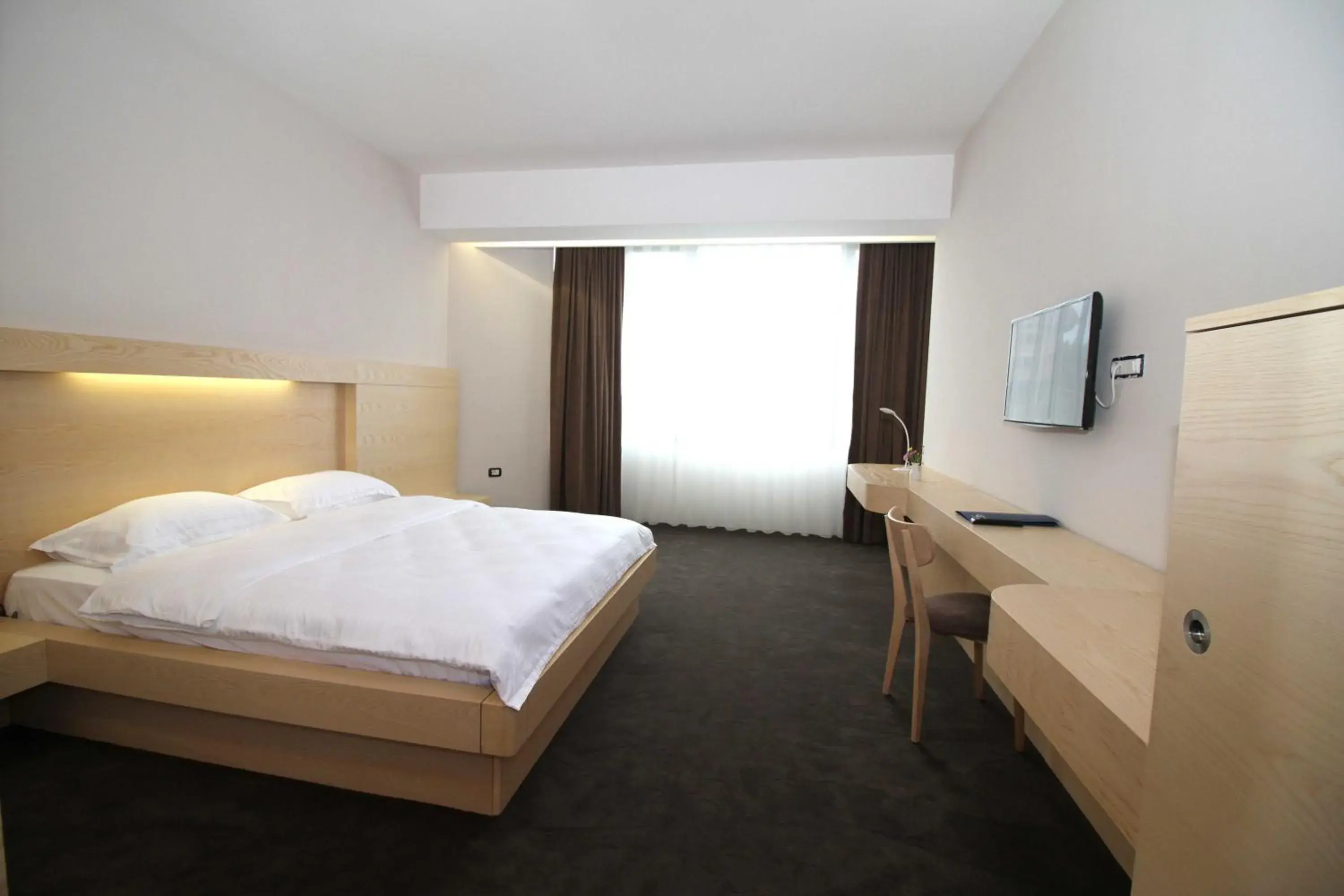 Double Room with Balcony and City View - single occupancy in Hotel International Prishtina & Spa Double Room with Balcony and City View - single occupancy in Hotel International Prishtina & Spa
