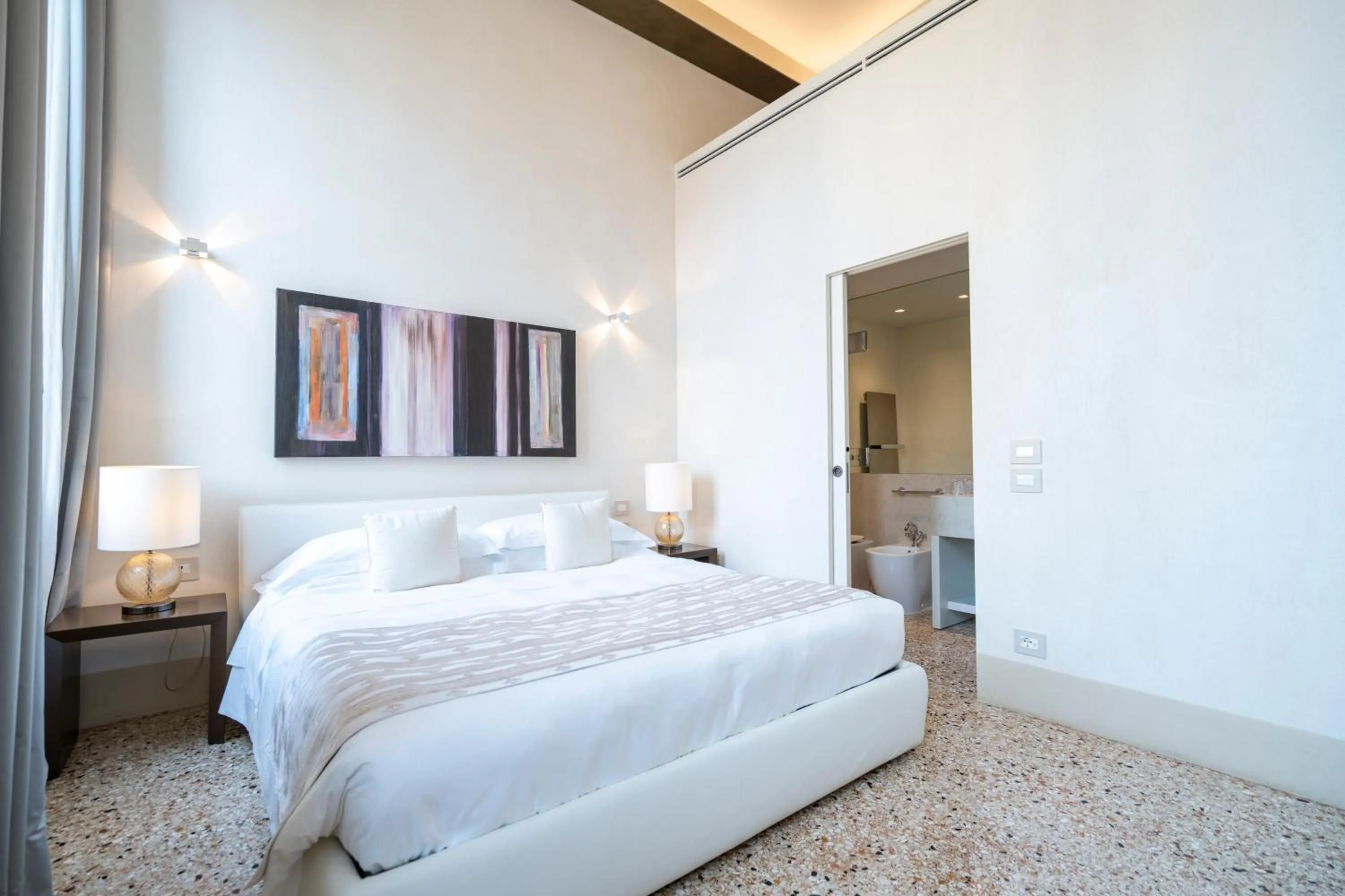 Bed in Palazzo Morosini Degli Spezieri - Lifestyle Apartments