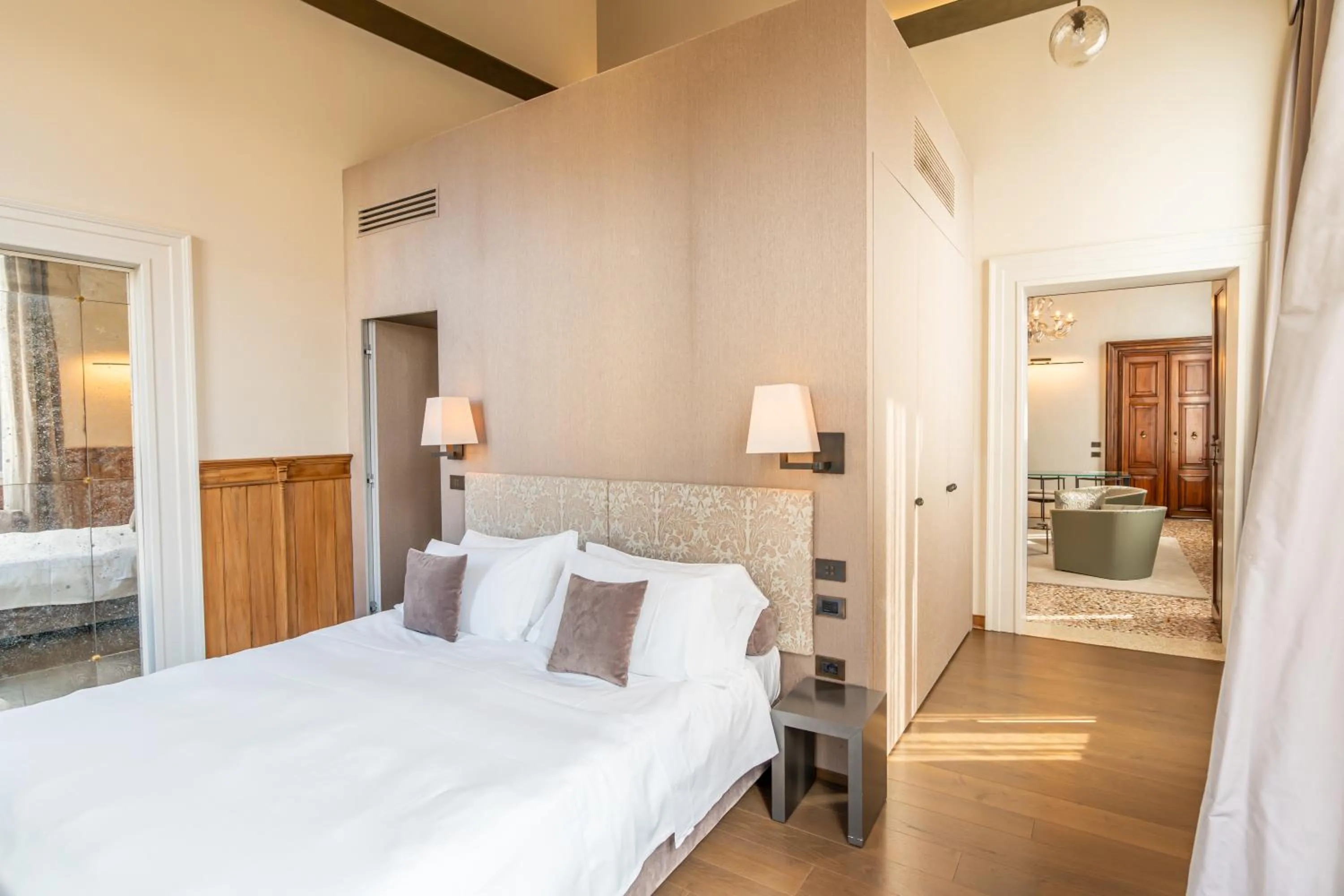 Bed in Palazzo Morosini Degli Spezieri - Lifestyle Apartments