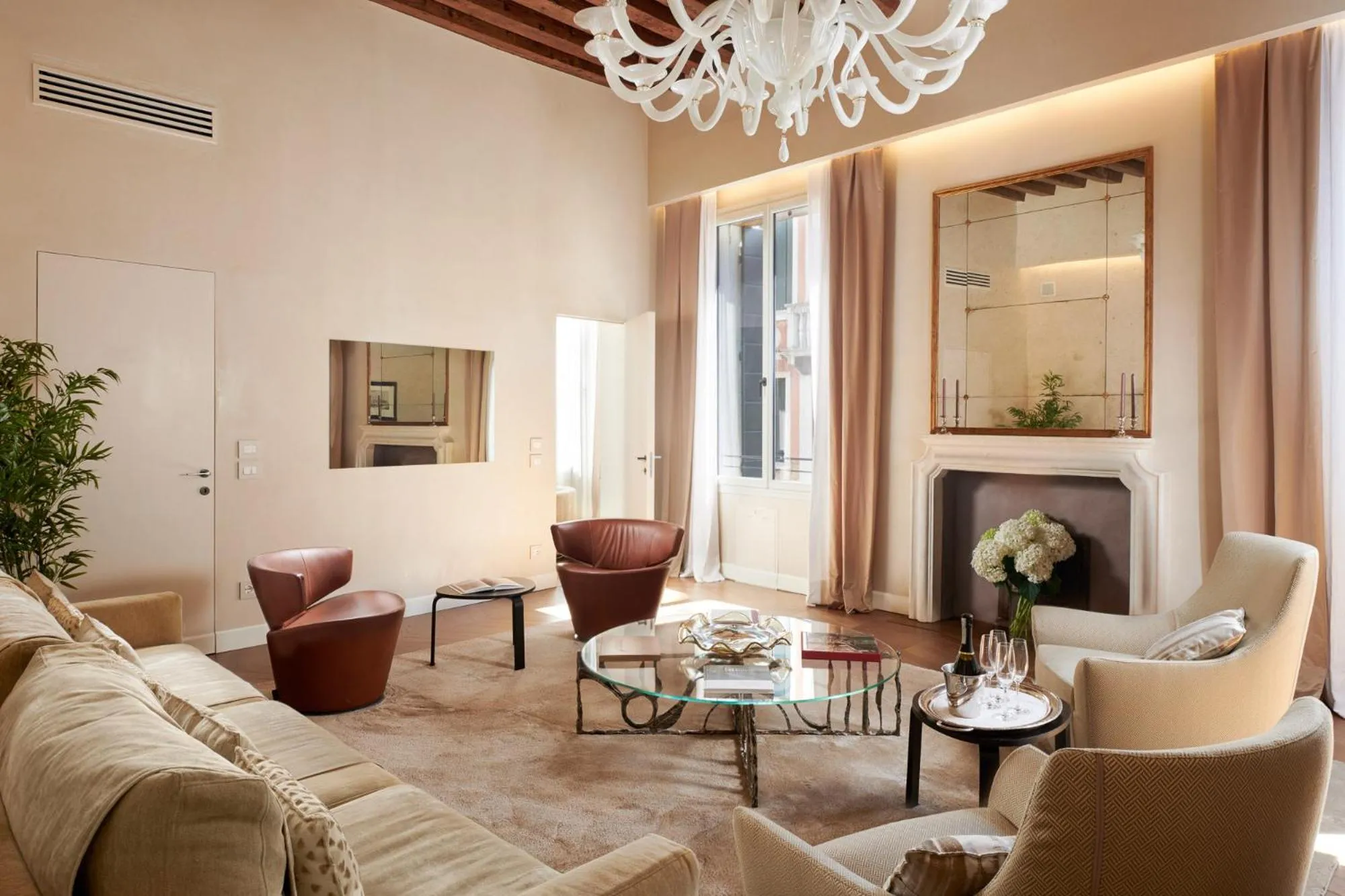 Living room in Palazzo Morosini Degli Spezieri - Lifestyle Apartments