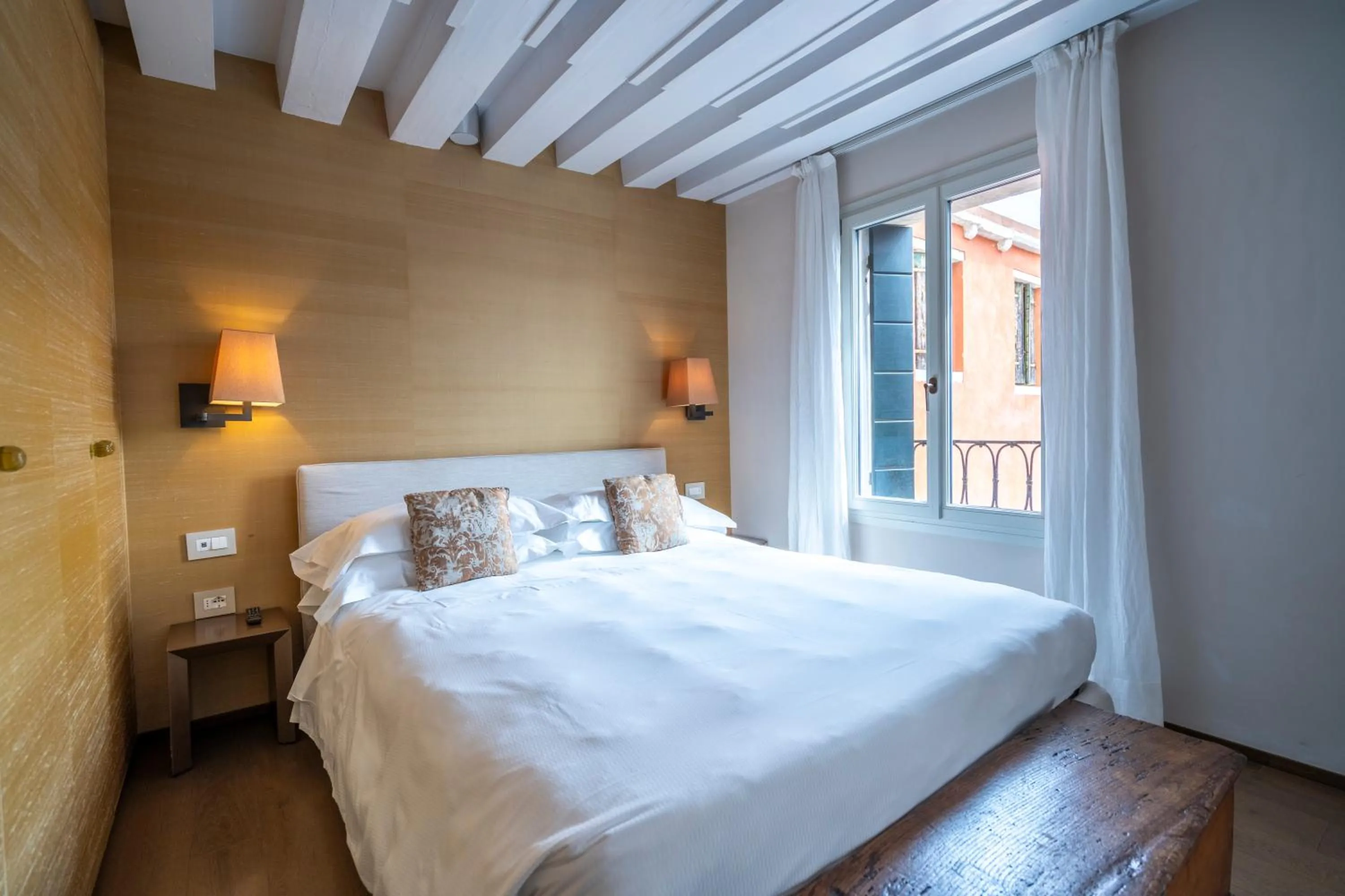 Bed in Palazzo Morosini Degli Spezieri - Lifestyle Apartments