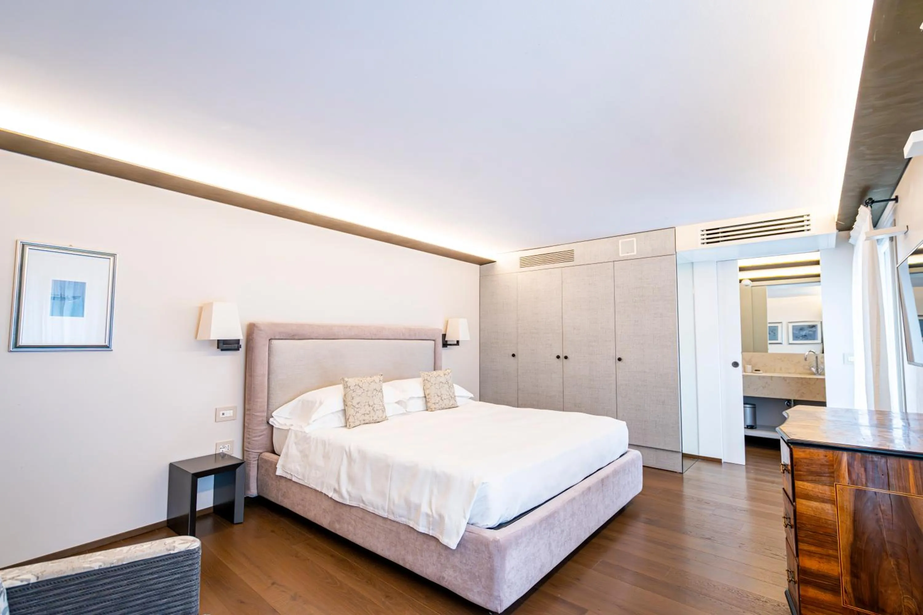 Photo of the whole room, Bed in Palazzo Morosini Degli Spezieri - Lifestyle Apartments