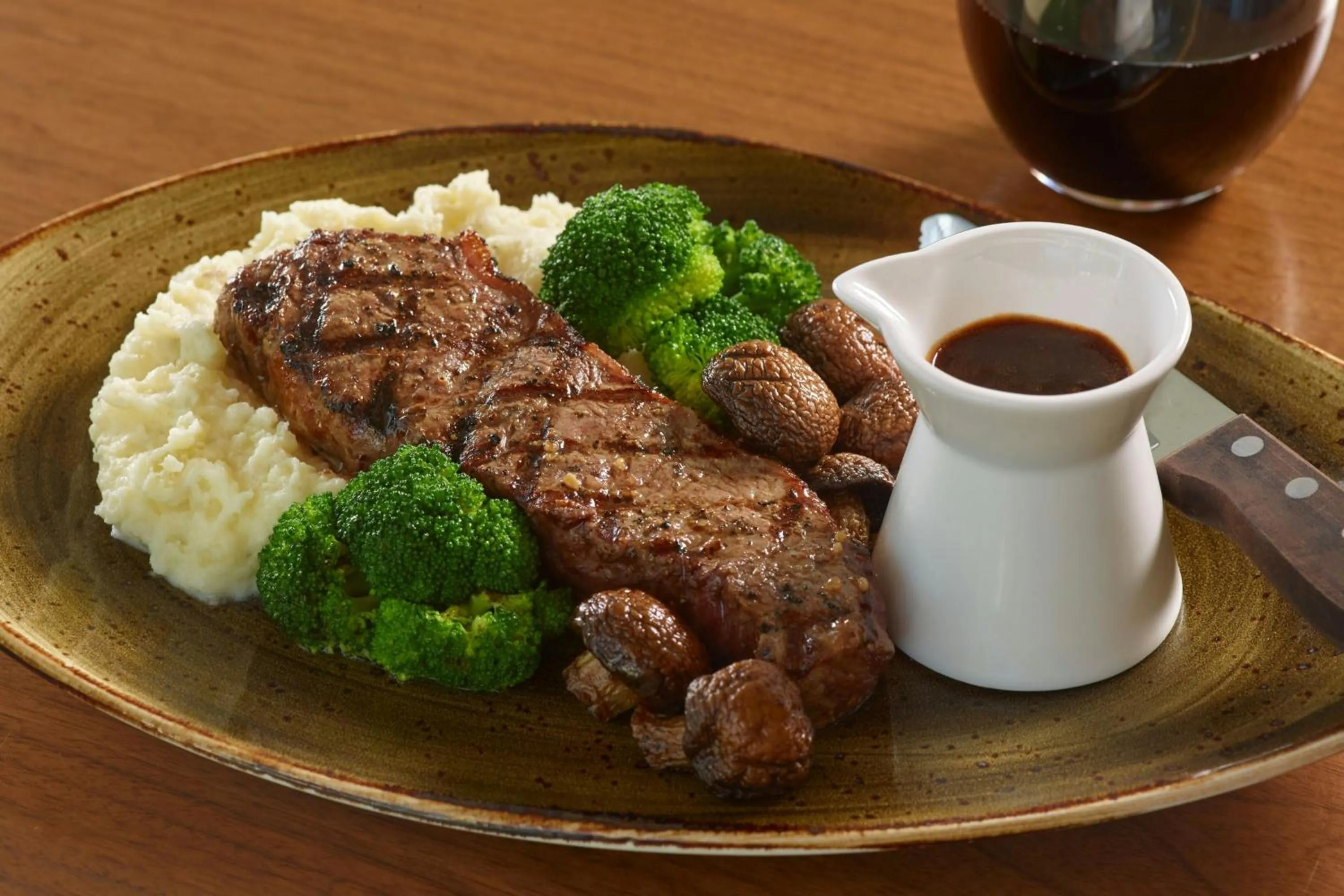 Restaurant/places to eat in Renaissance Atlanta Airport Gateway Hotel