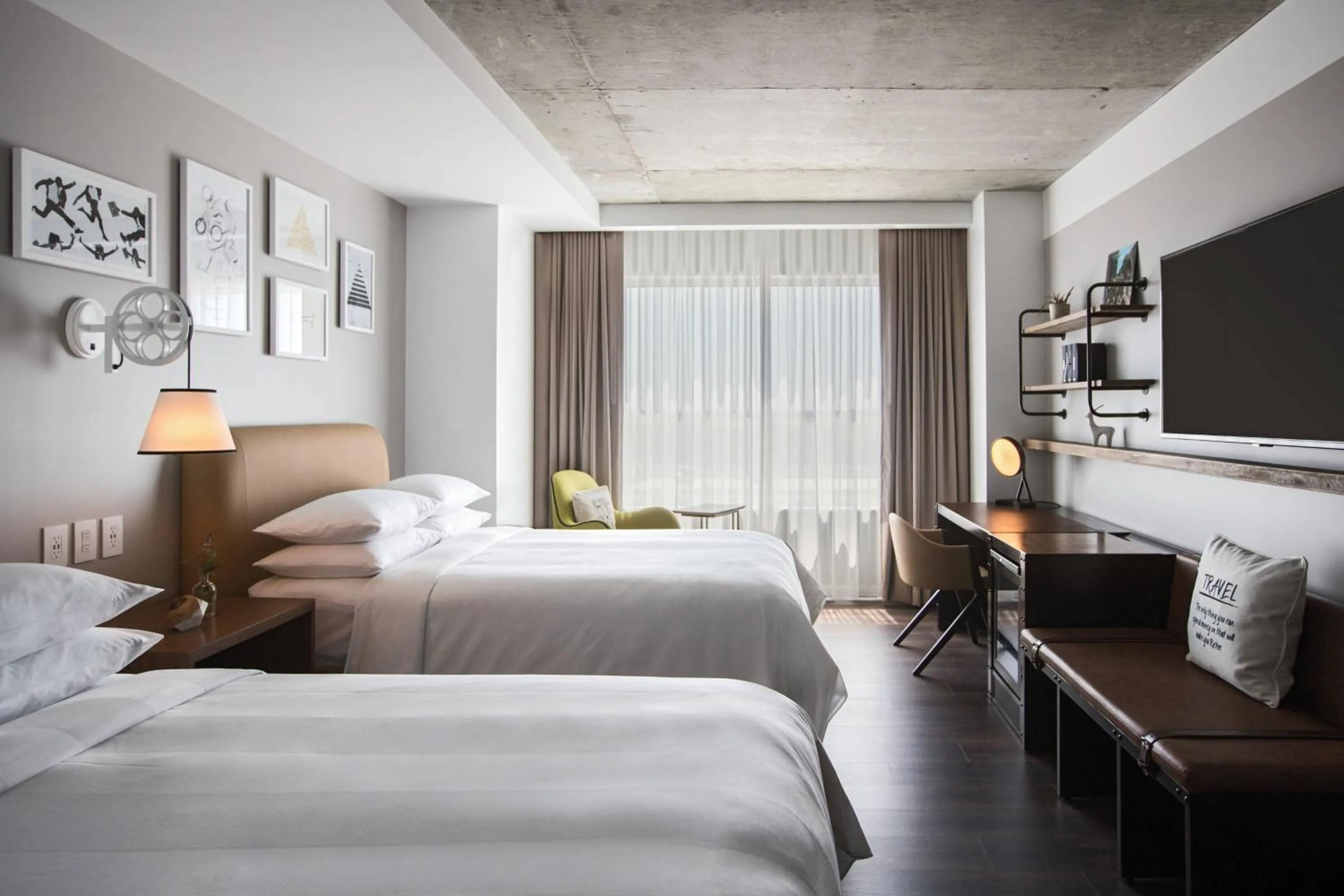 Photo of the whole room, Bed in Renaissance Atlanta Airport Gateway Hotel