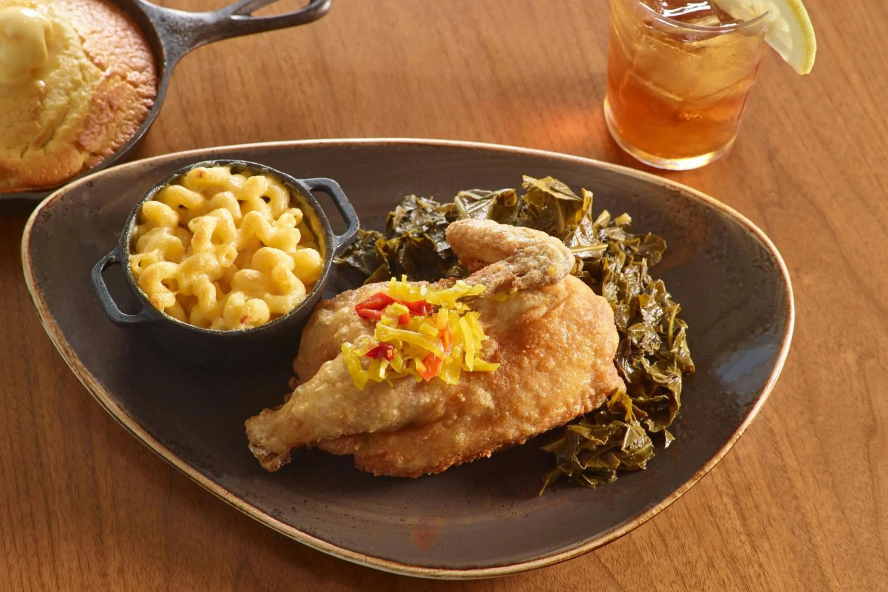 Restaurant/places to eat in Renaissance Atlanta Airport Gateway Hotel