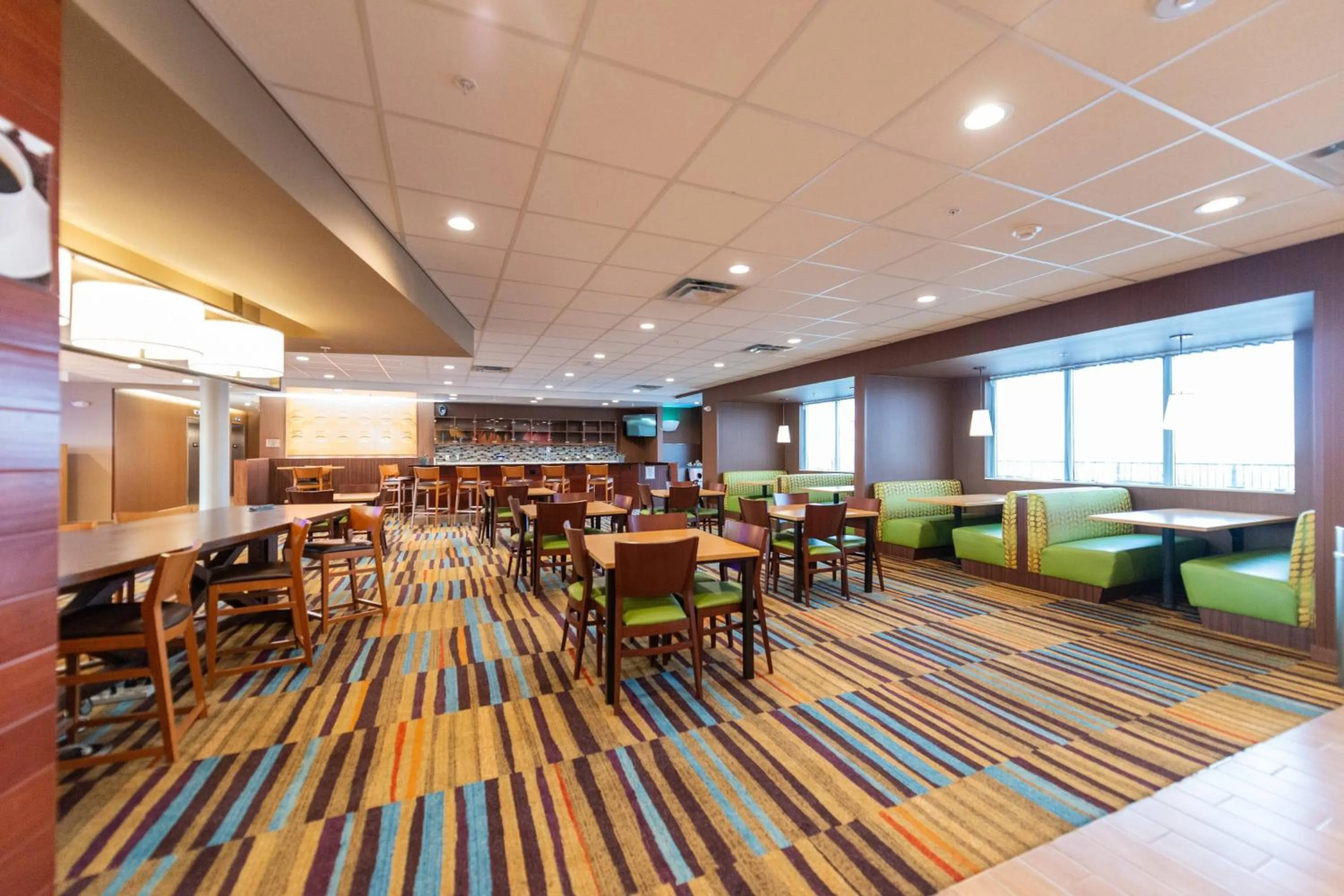 Breakfast in Fairfield Inn & Suites by Marriott Sidney