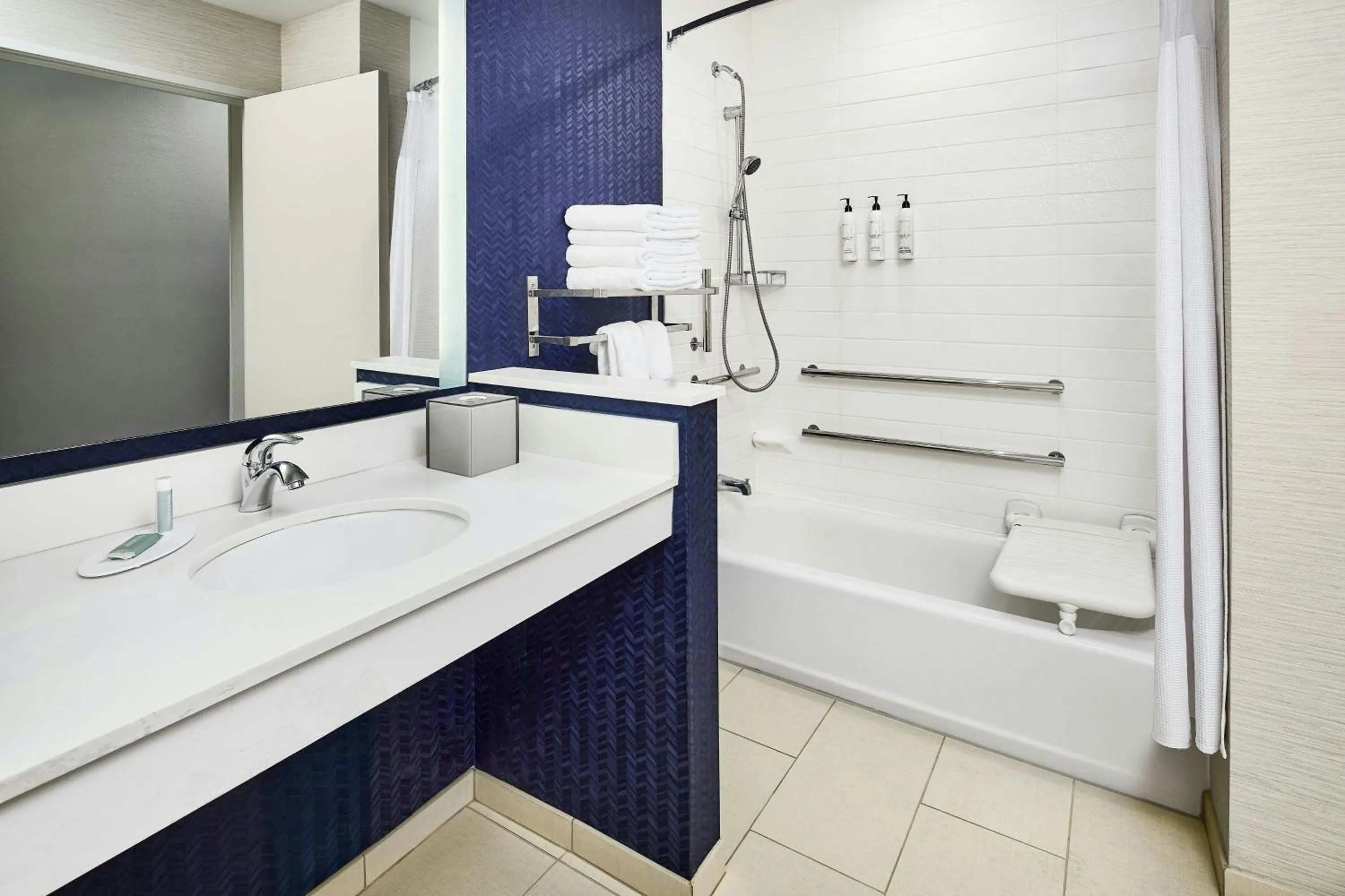 Bathroom in Fairfield Inn & Suites by Marriott Sheridan