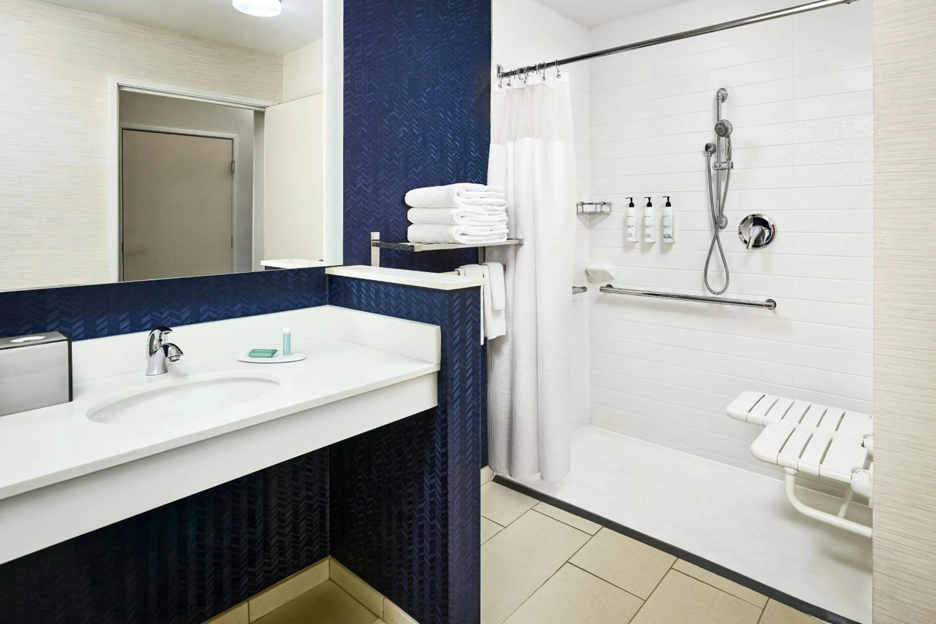 Bathroom in Fairfield Inn & Suites by Marriott Sheridan