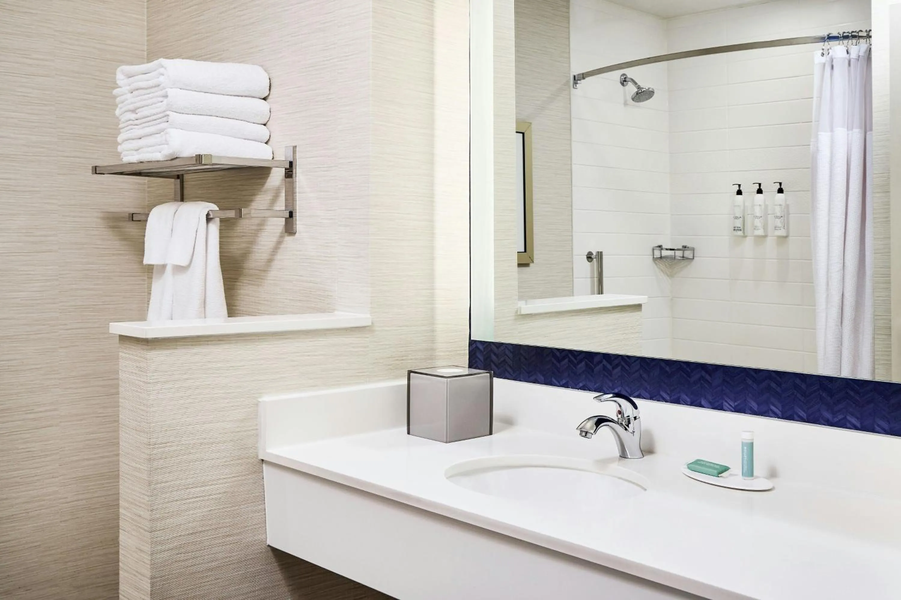 Bathroom in Fairfield Inn & Suites by Marriott Sheridan