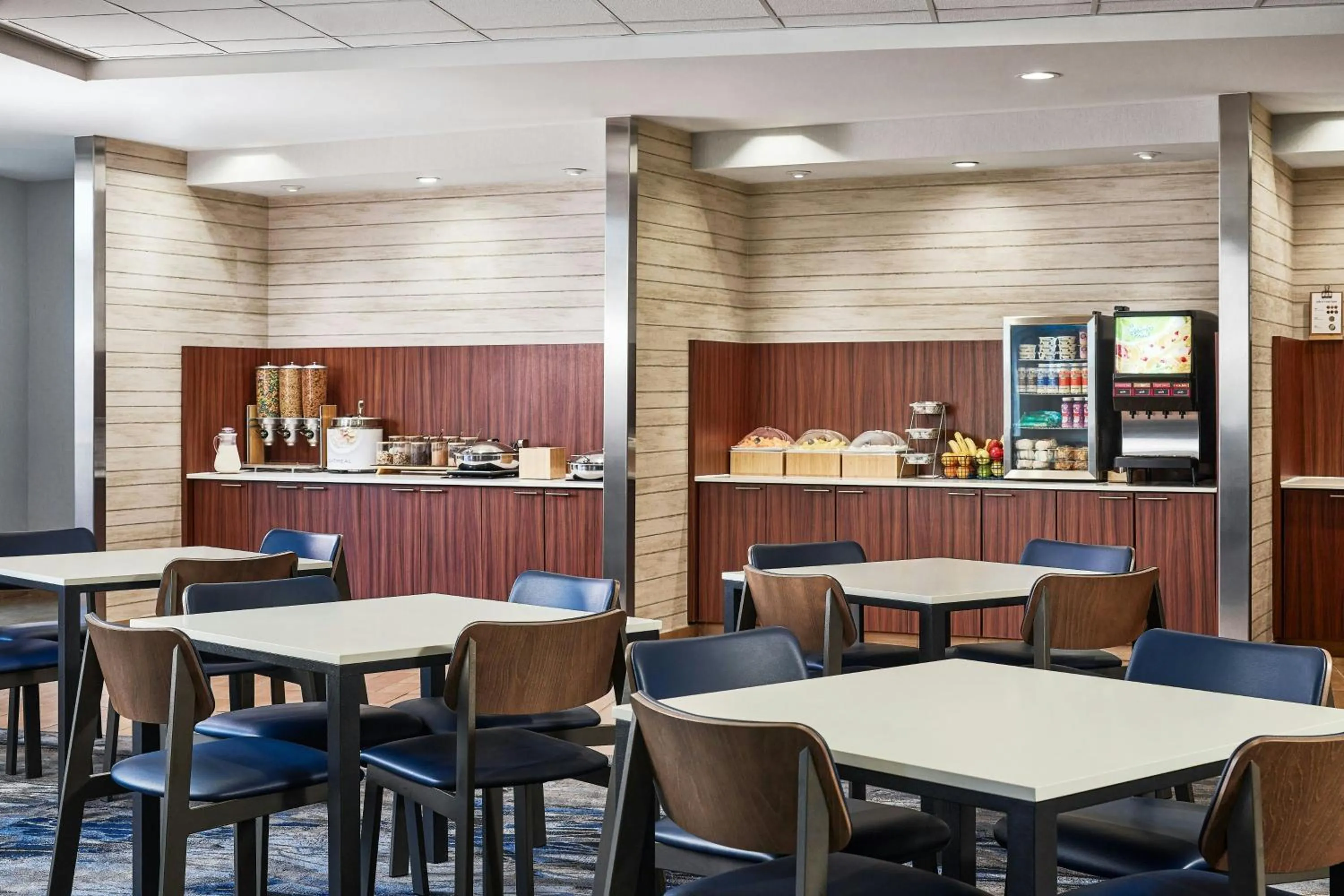 Breakfast in Fairfield Inn & Suites by Marriott Sheridan