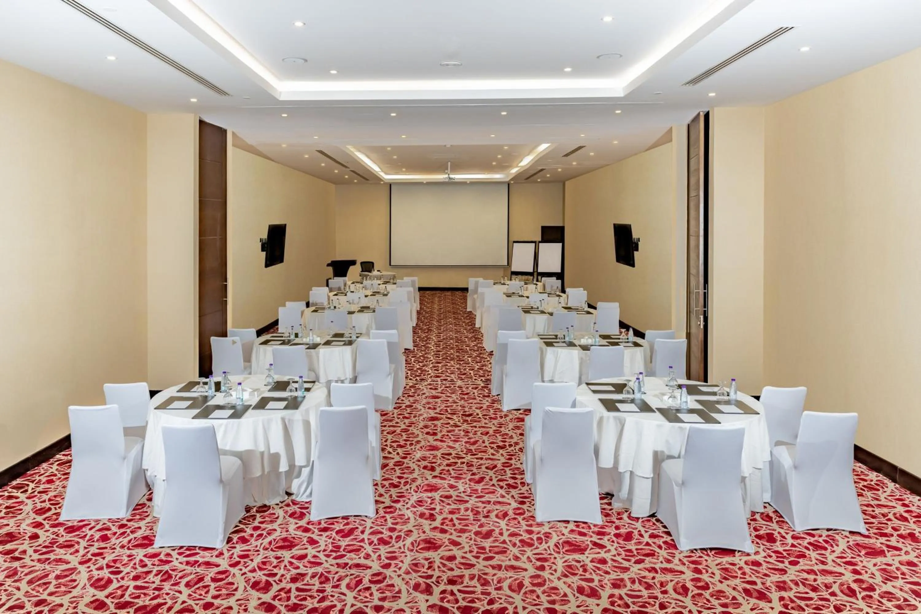 Meeting/conference room in Courtyard by Marriott Riyadh Olaya