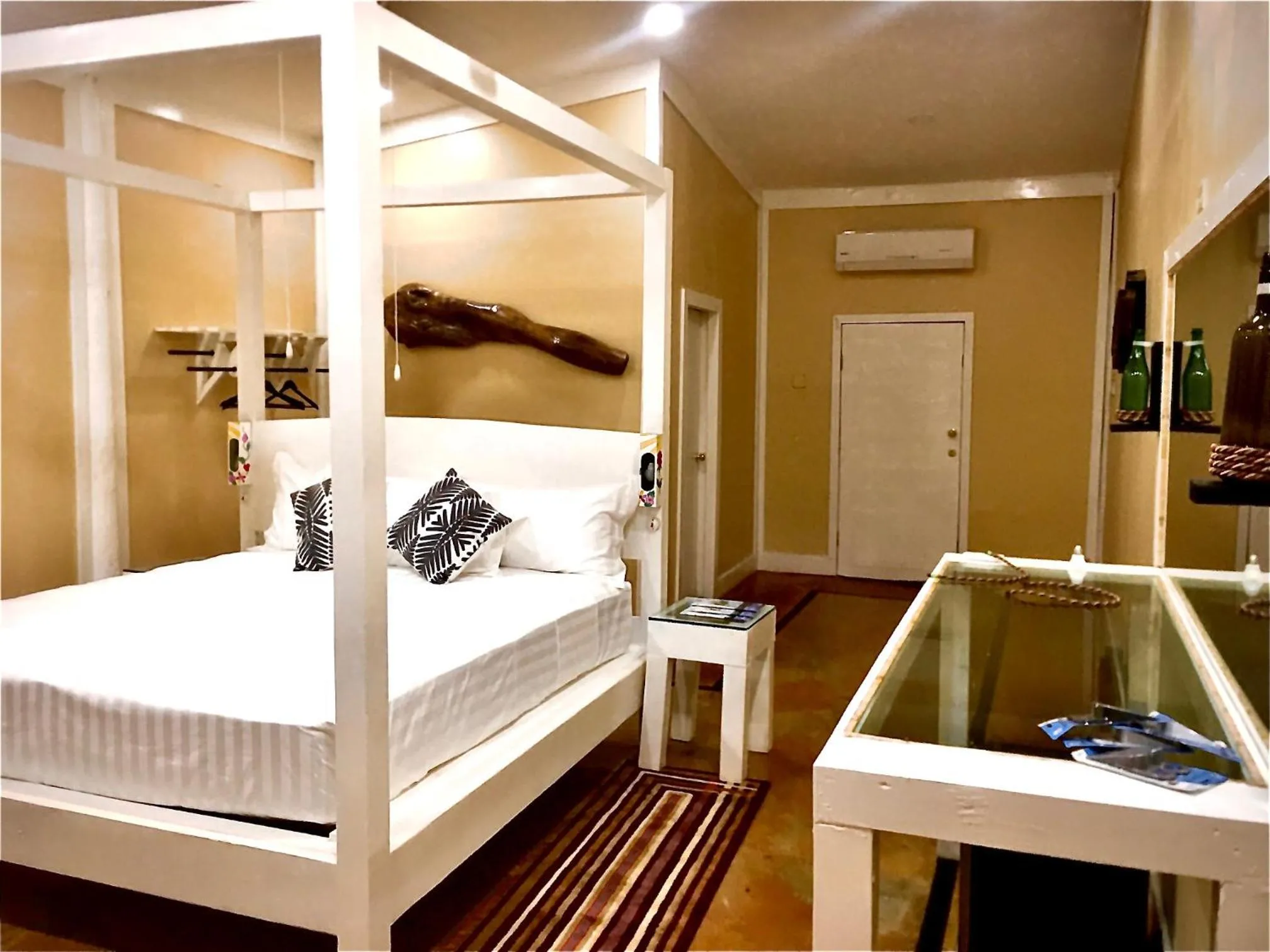 Bed in The Sea Cliff Hotel Resort & Spa