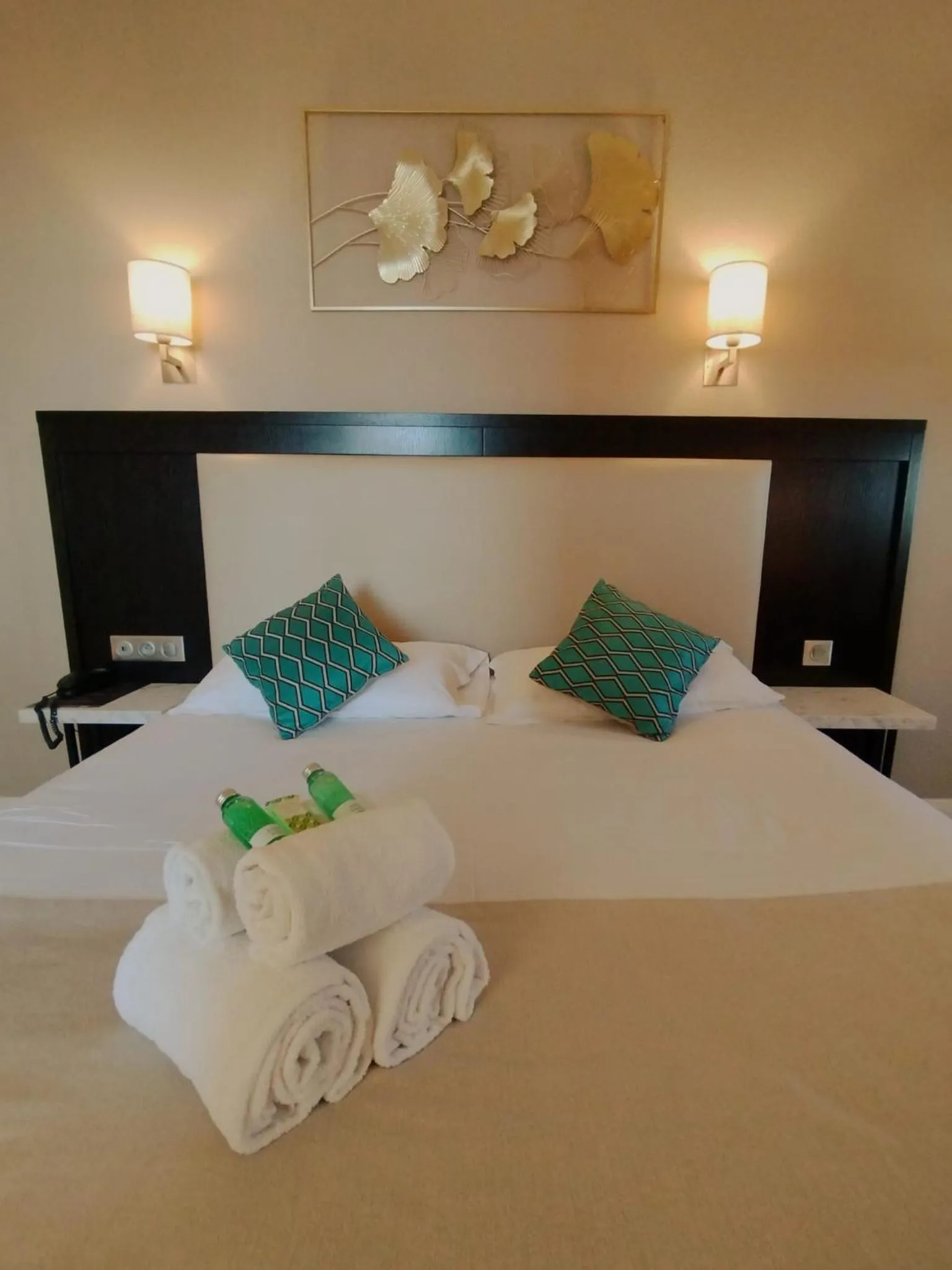 Bed in Hôtel Le Collier