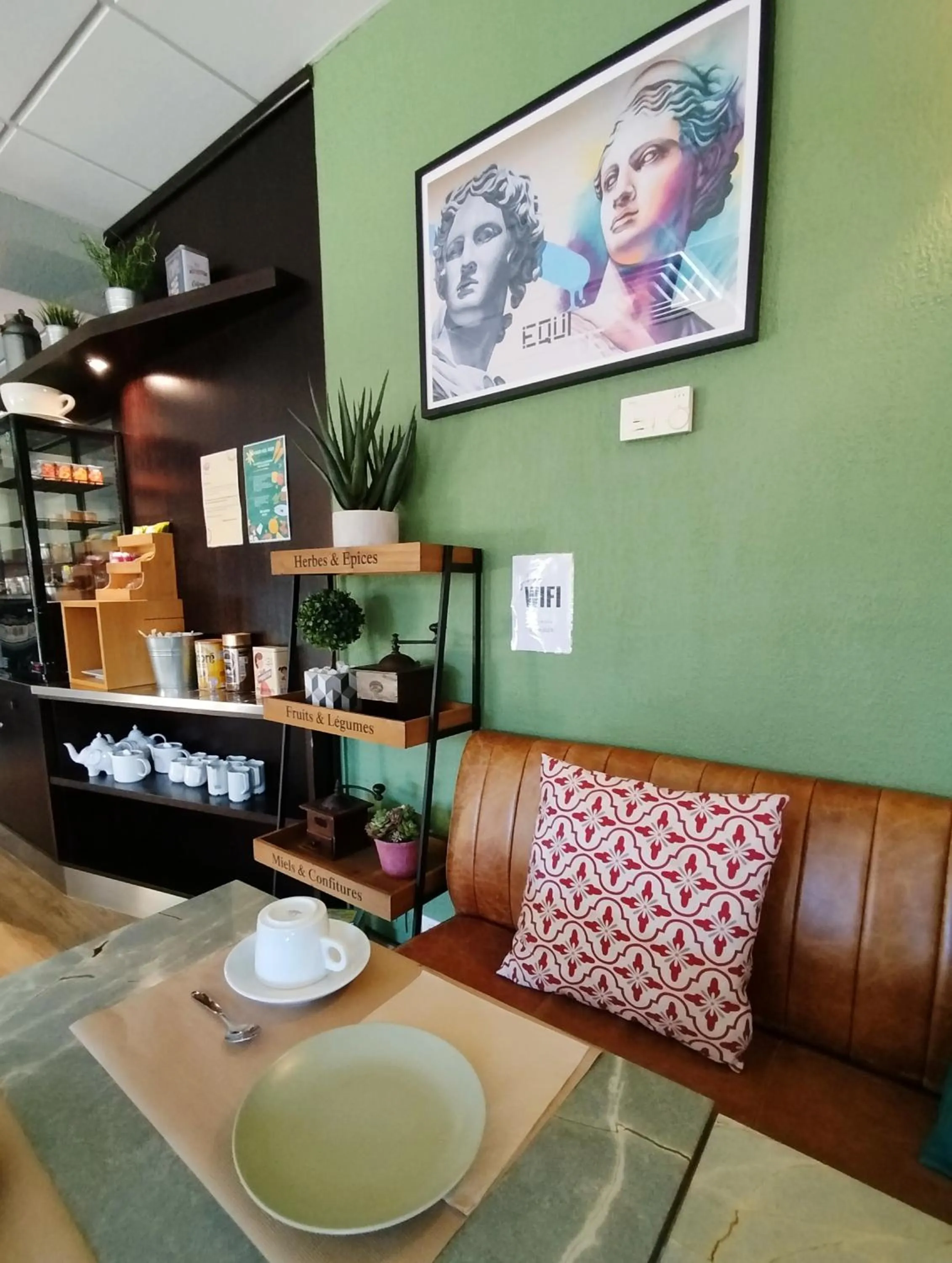 Breakfast in Hôtel Le Collier