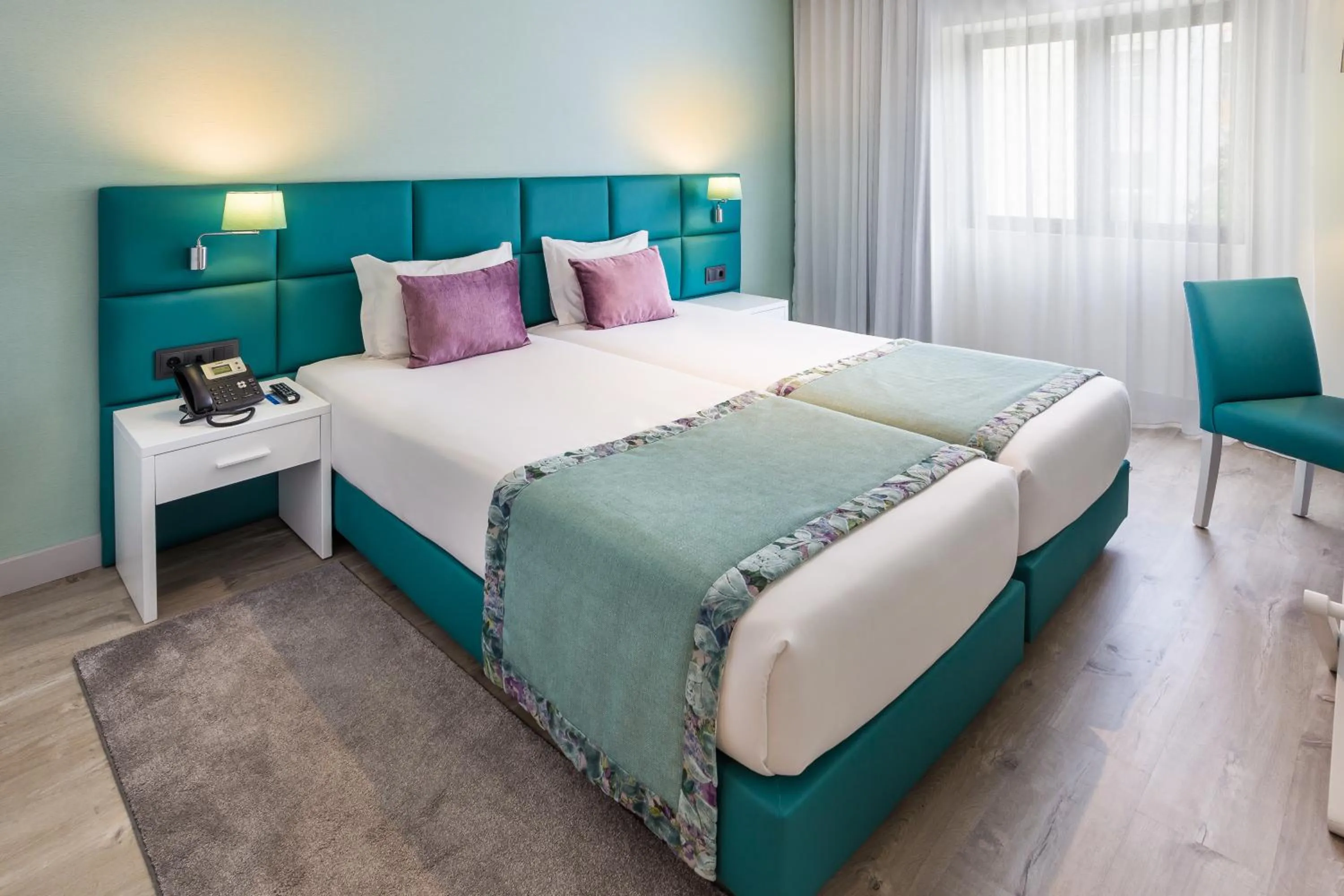 Bedroom, Bed in Empire Lisbon Hotel