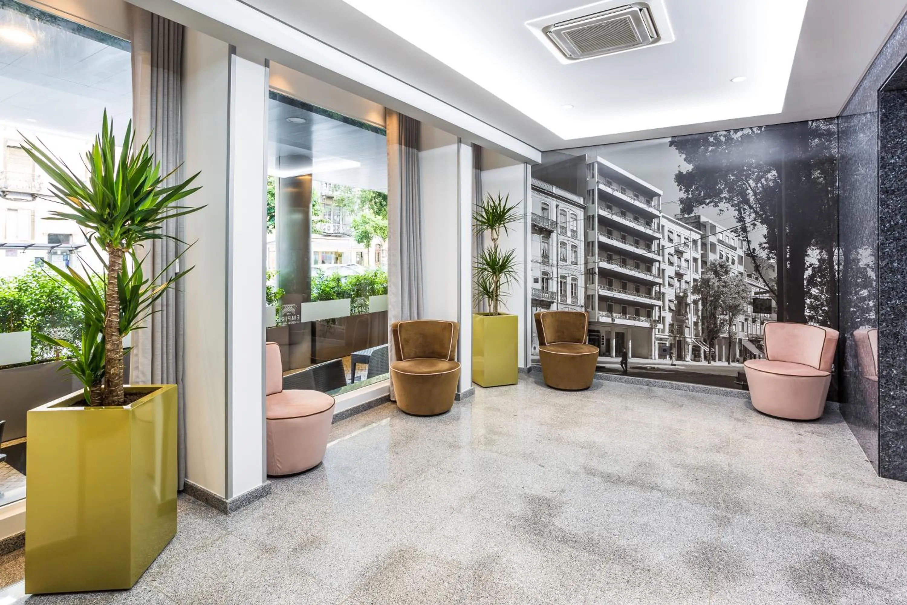 Lobby or reception in Empire Lisbon Hotel