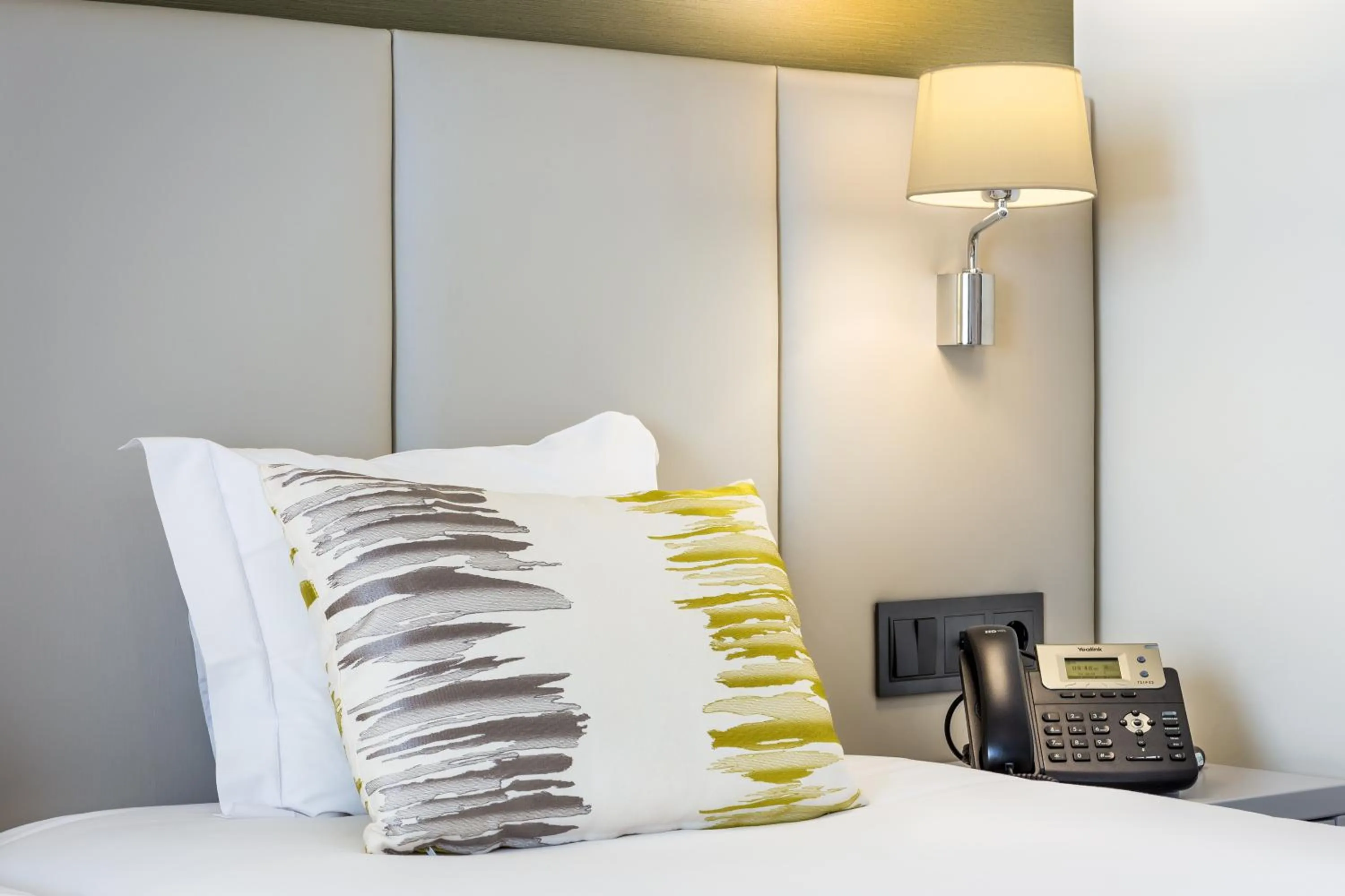 Bedroom, Bed in Empire Lisbon Hotel