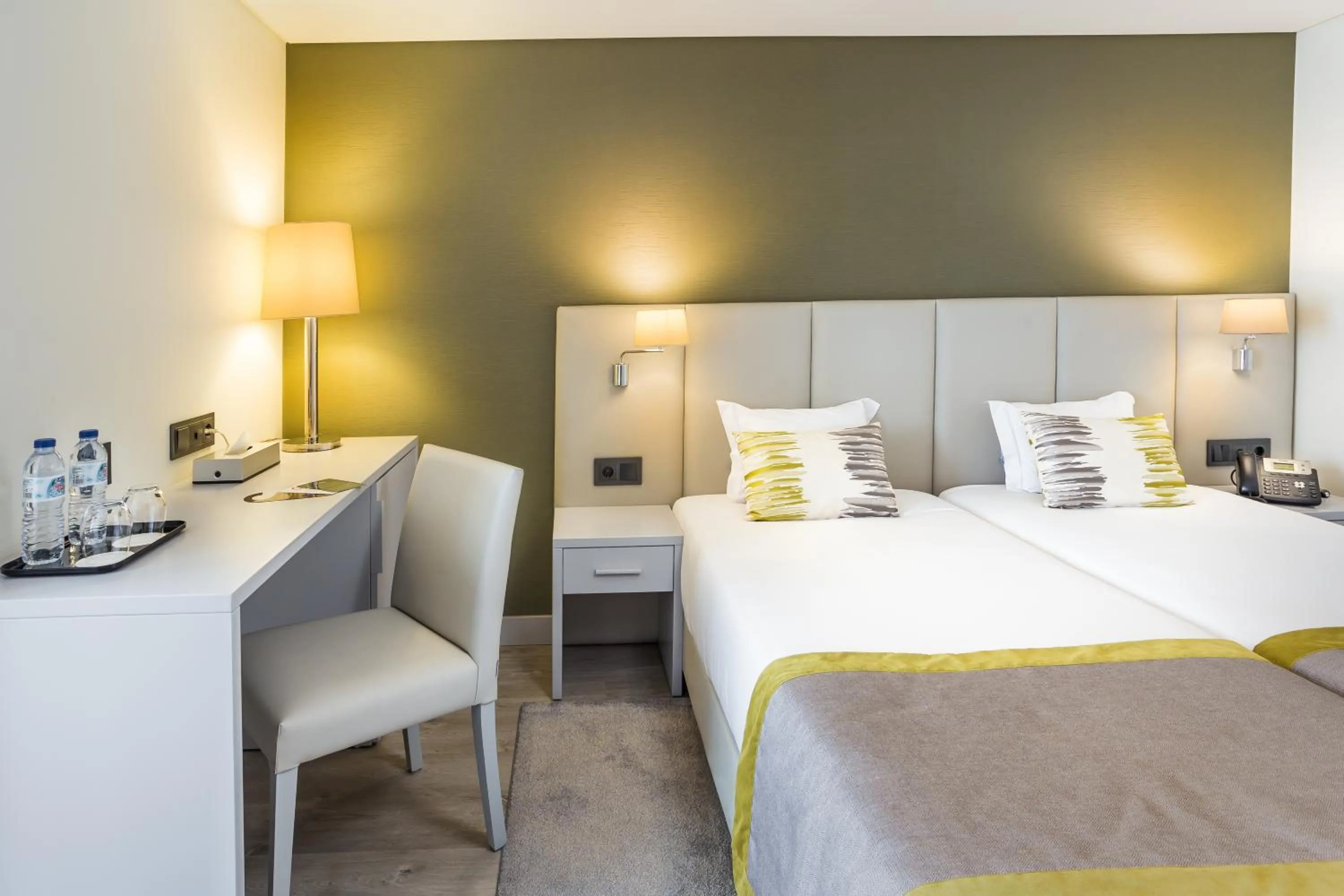 Bedroom, Bed in Empire Lisbon Hotel