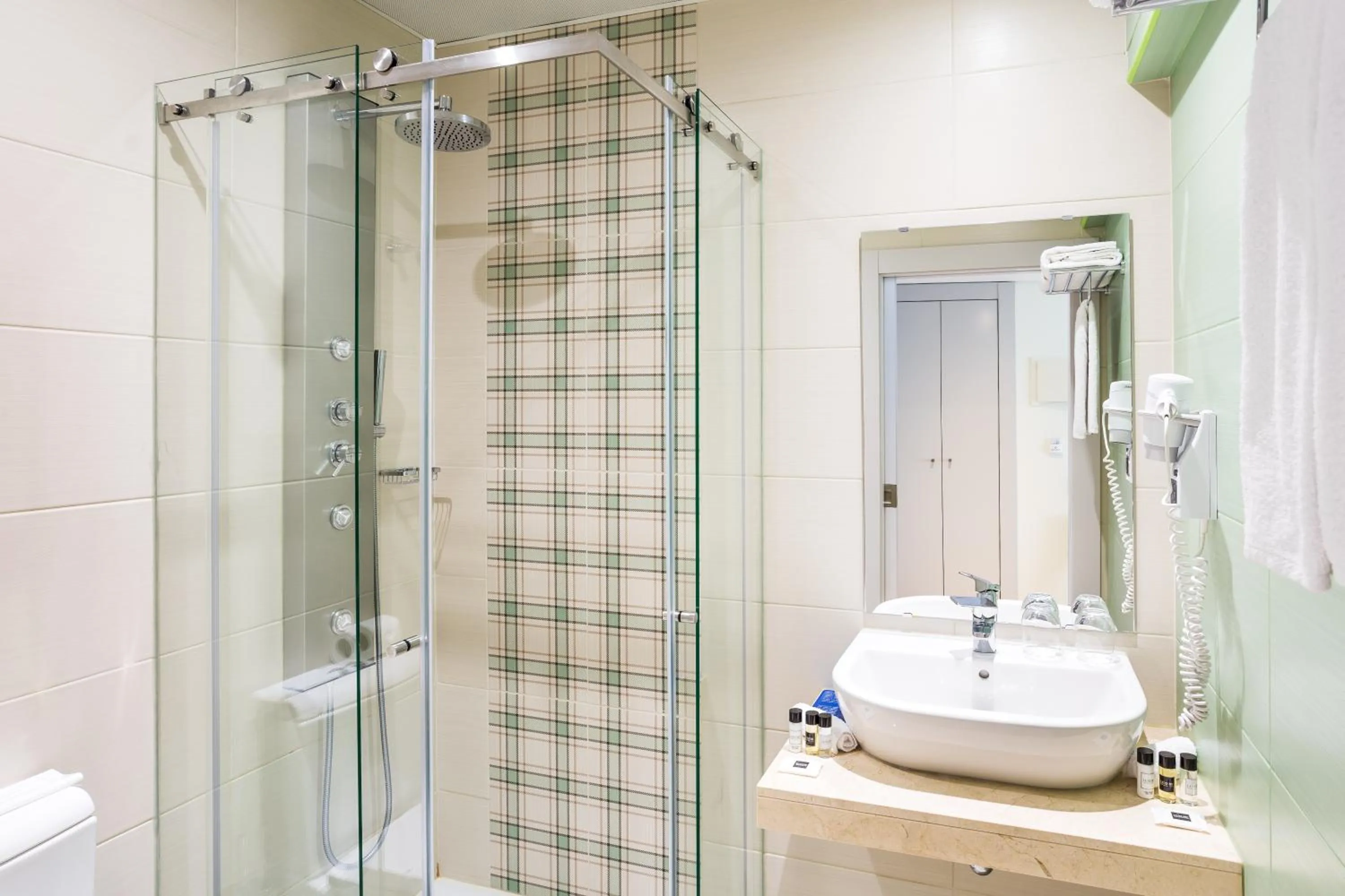 Bathroom in Empire Lisbon Hotel