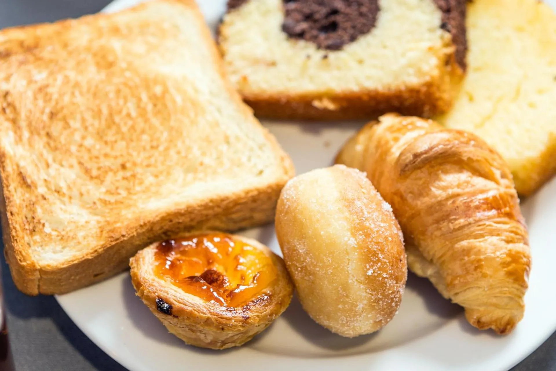 Food and drinks in Empire Lisbon Hotel