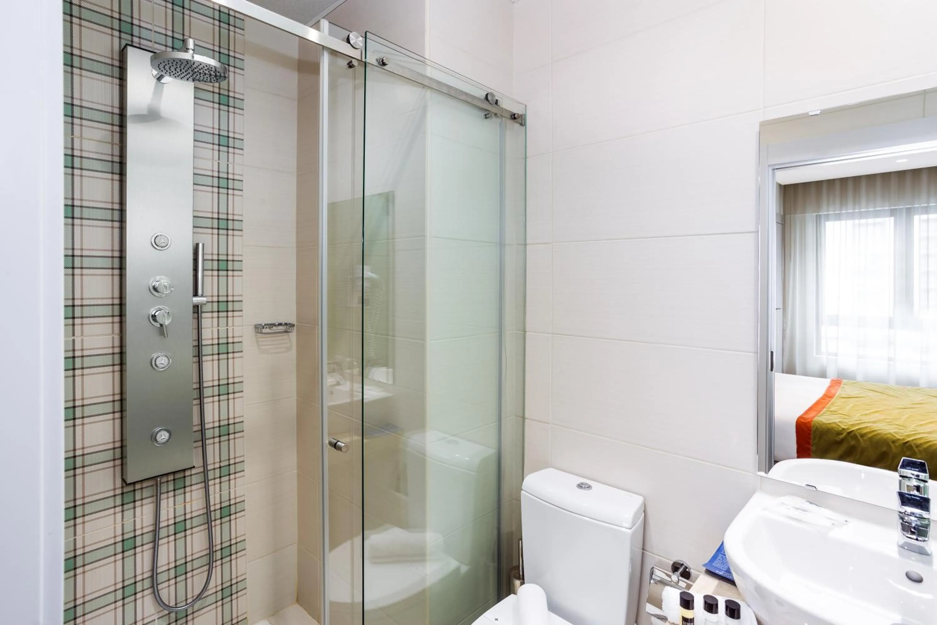 Bathroom in Empire Lisbon Hotel