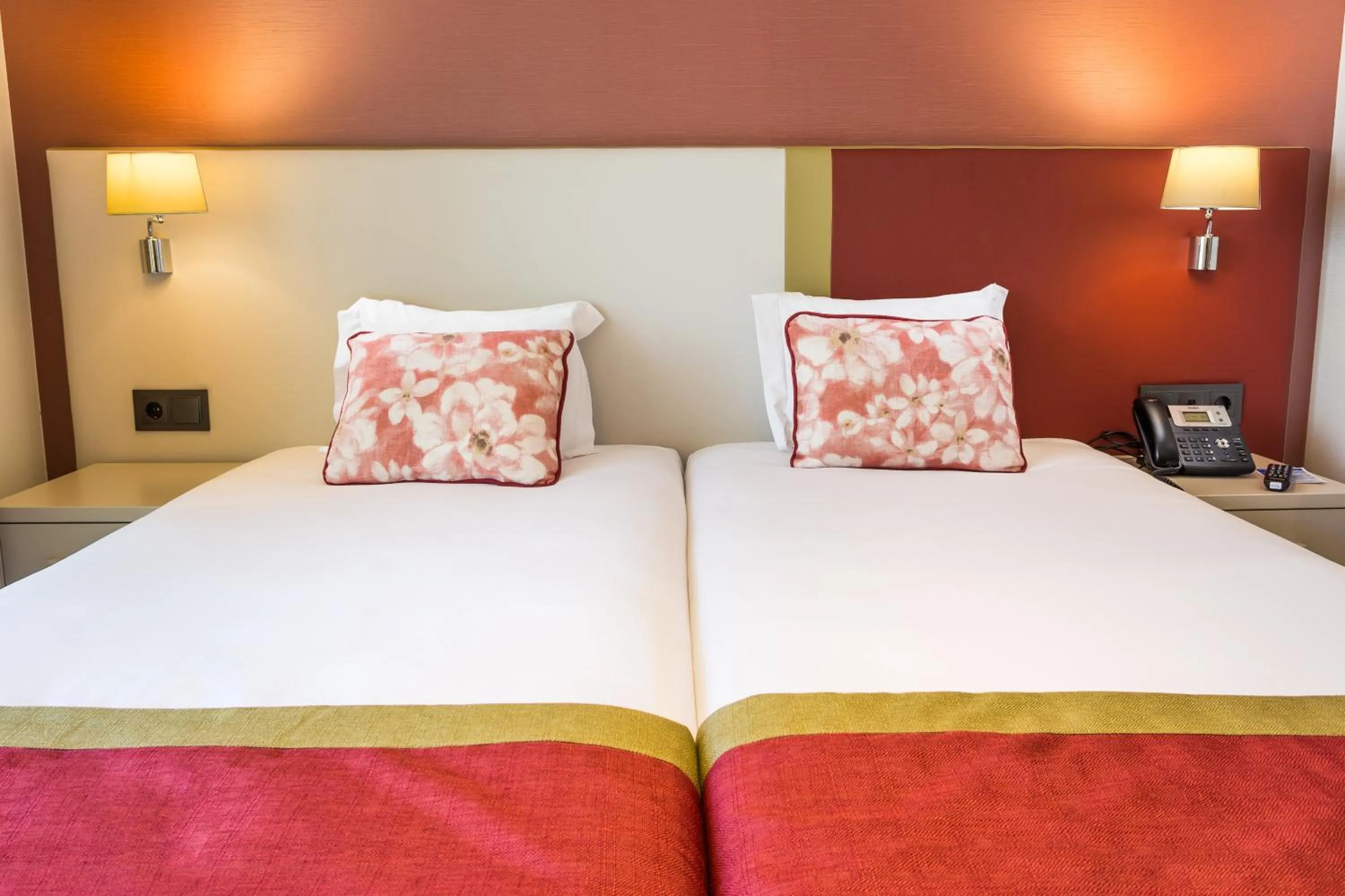 Bedroom, Bed in Empire Lisbon Hotel