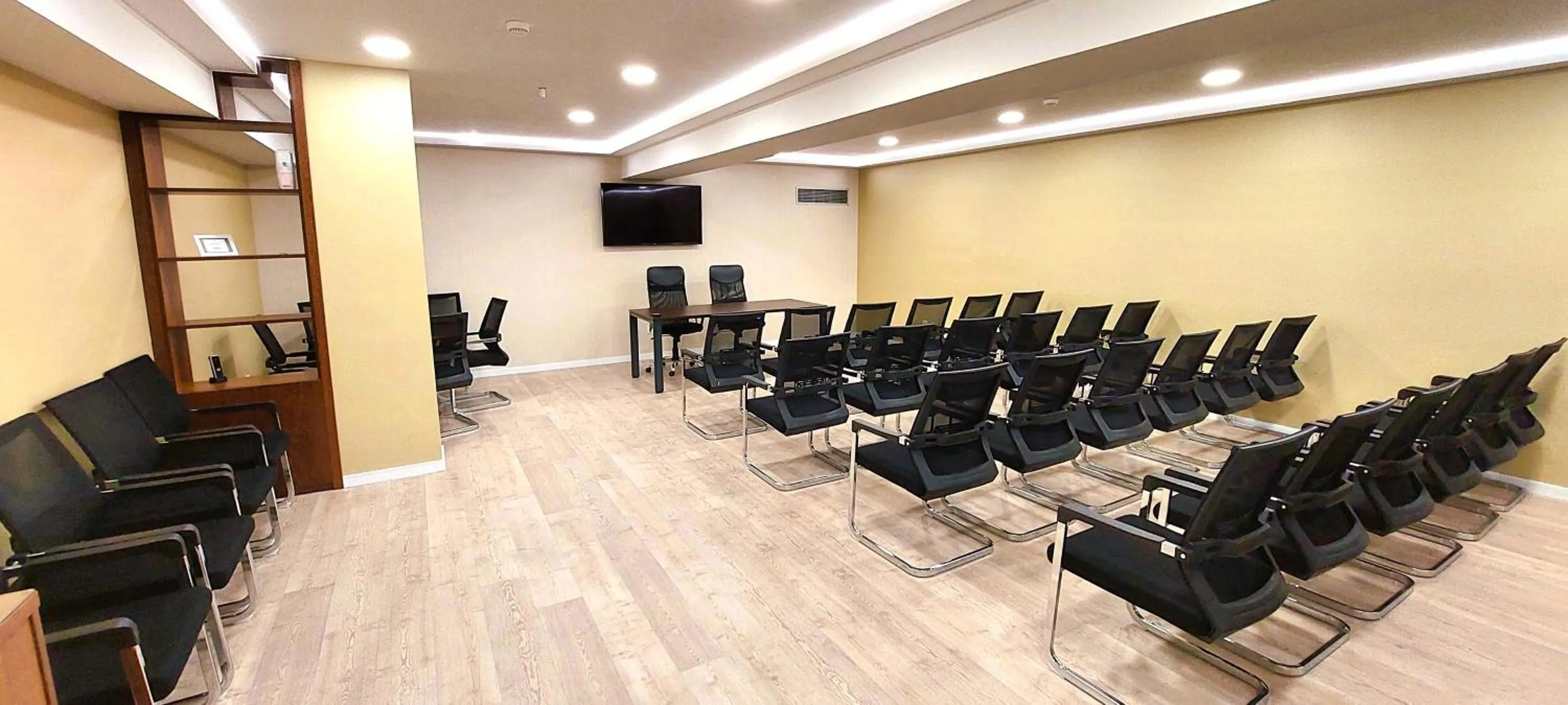 Meeting/conference room in Empire Lisbon Hotel