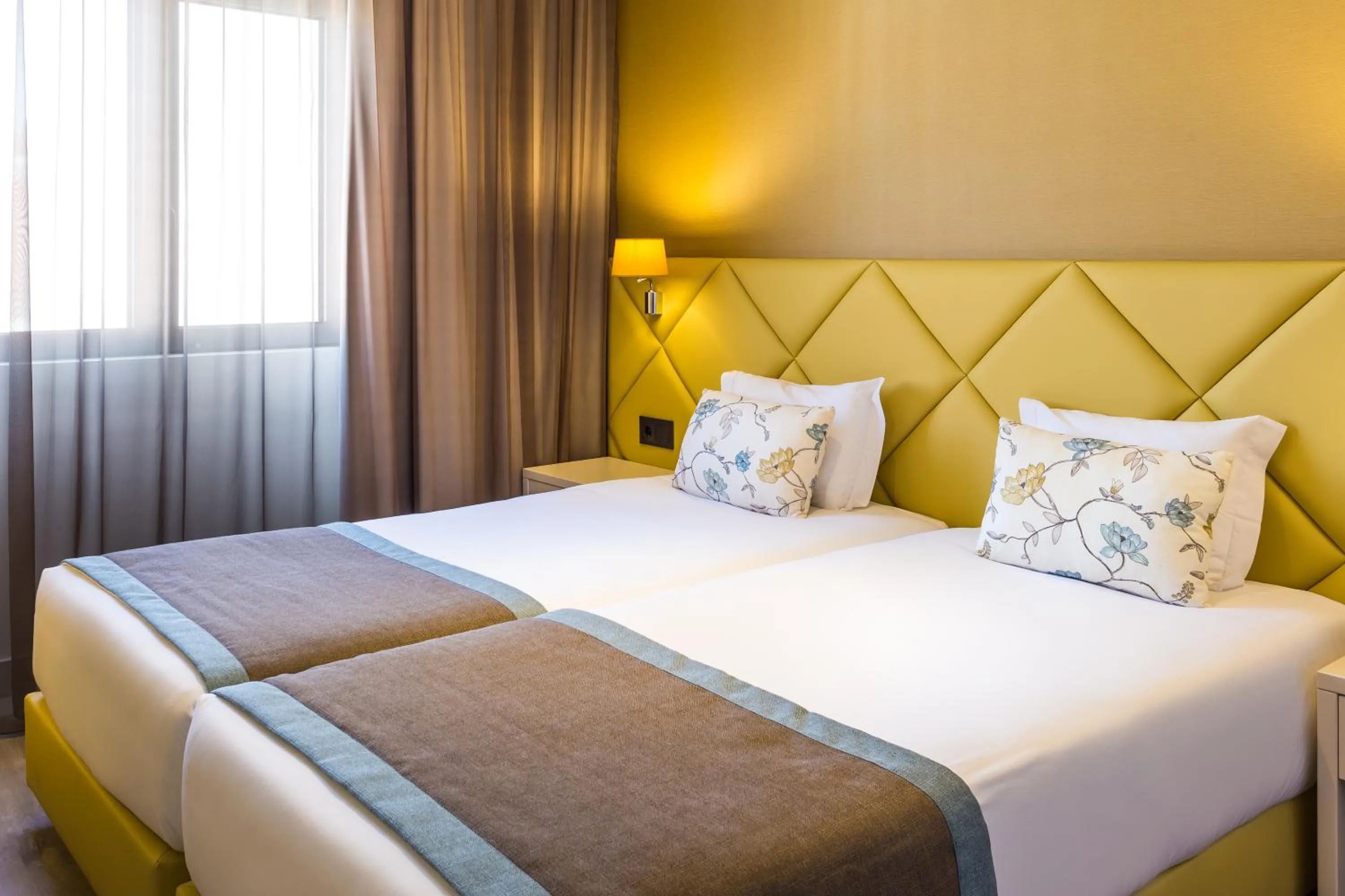 Bedroom, Bed in Empire Lisbon Hotel